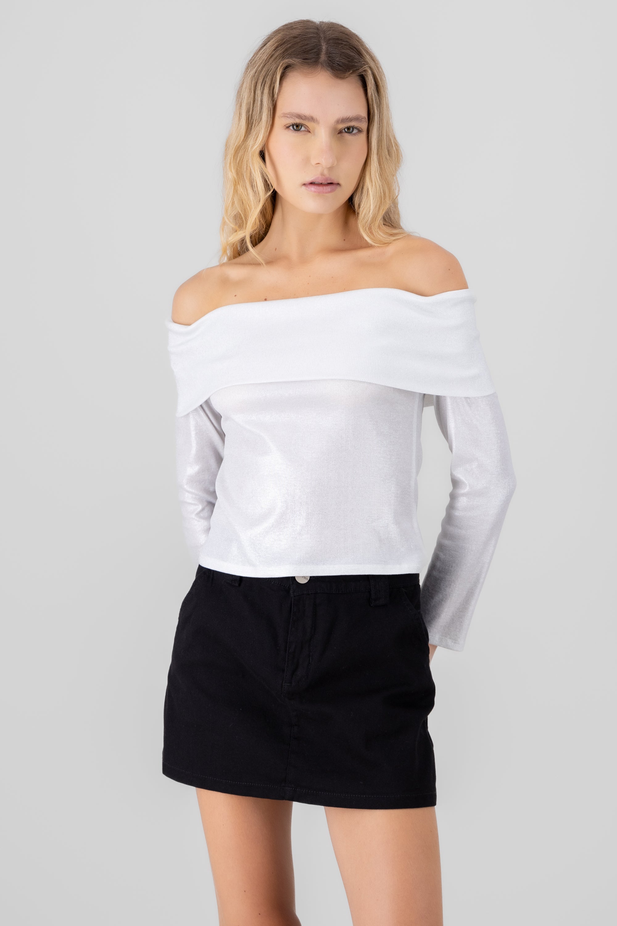 Top off shoulder manga larga detalle foil BLANCO
