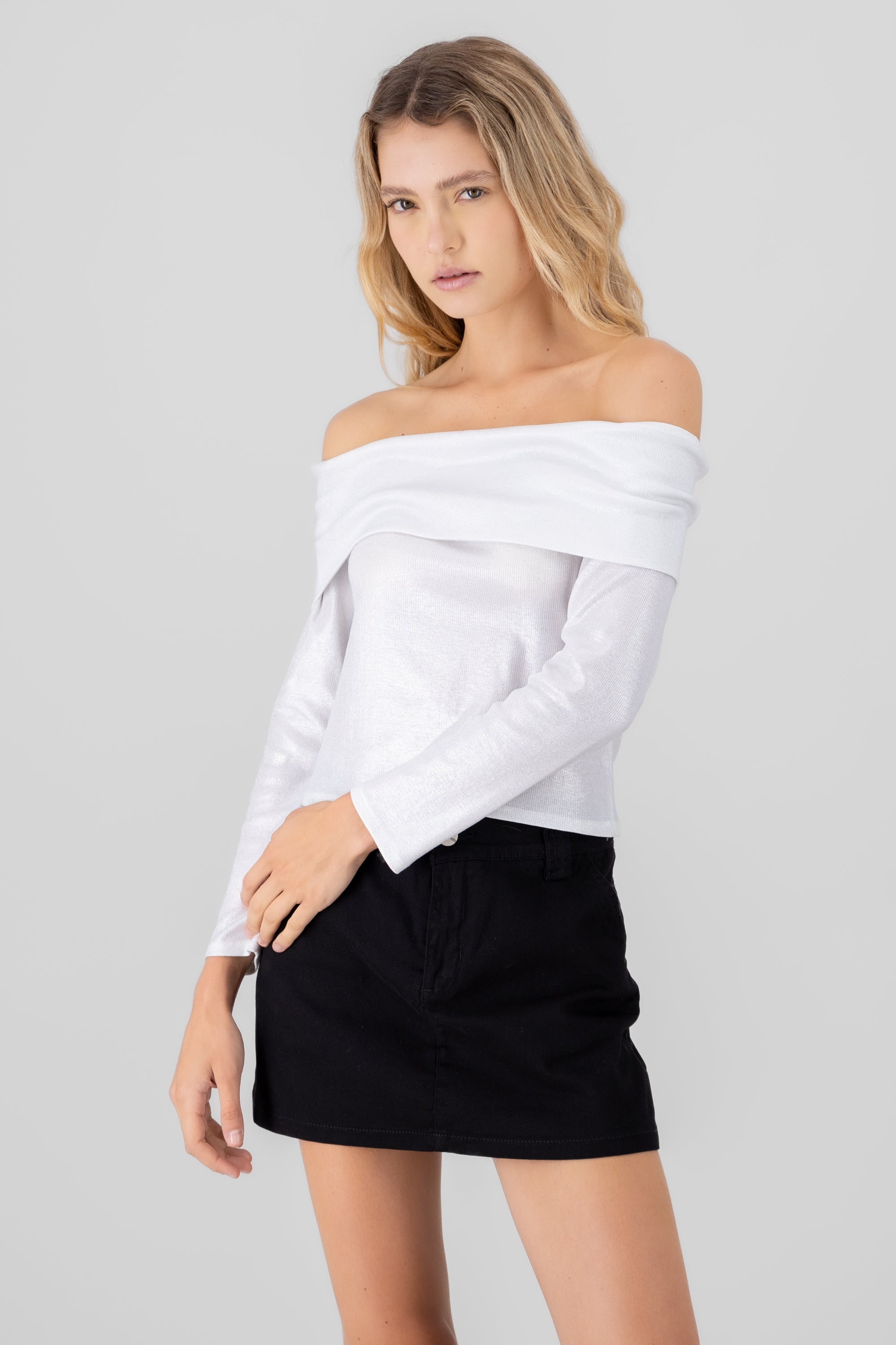 Top off shoulder manga larga detalle foil BLANCO
