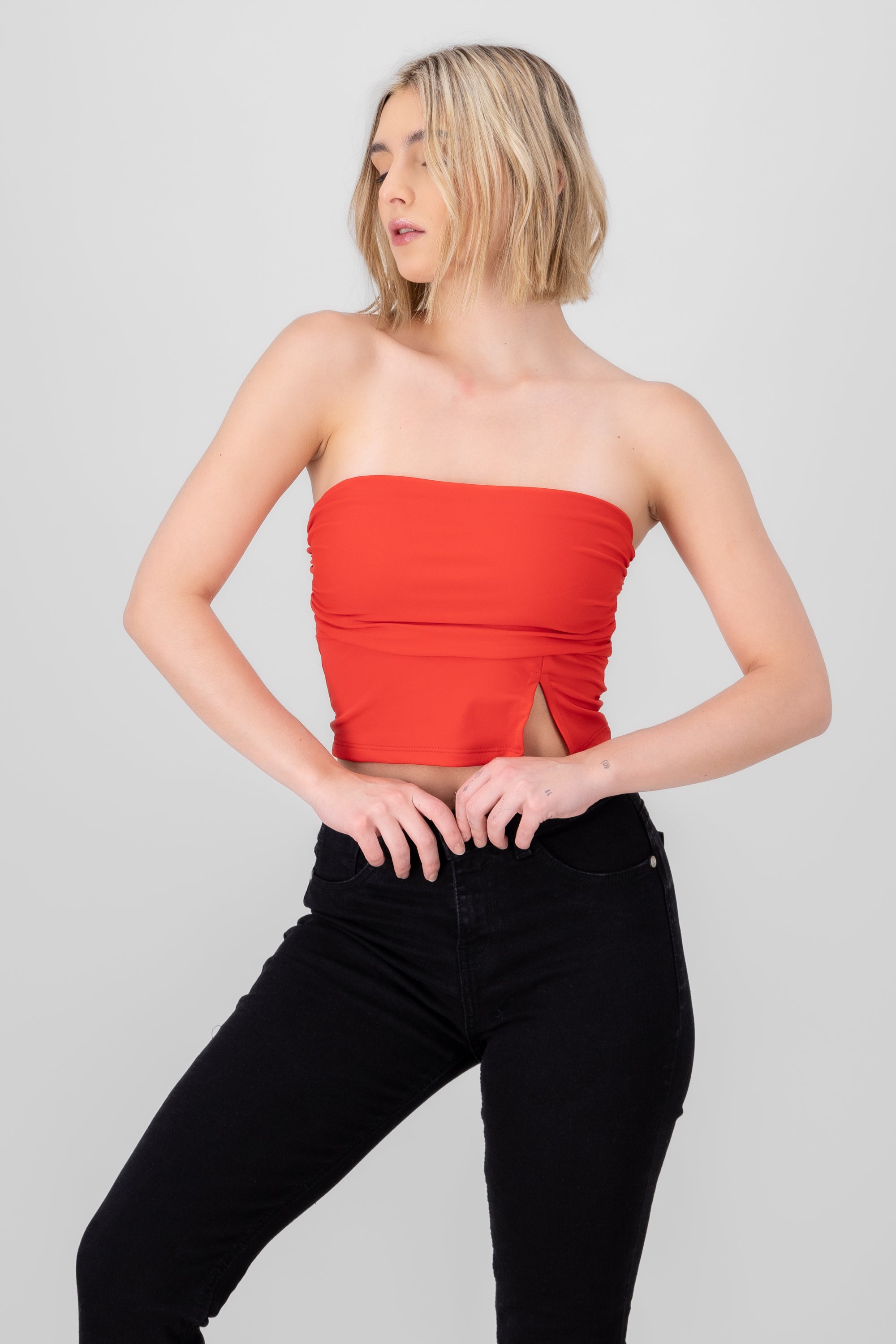 Top tubo drapeado detalle abertura ROJO