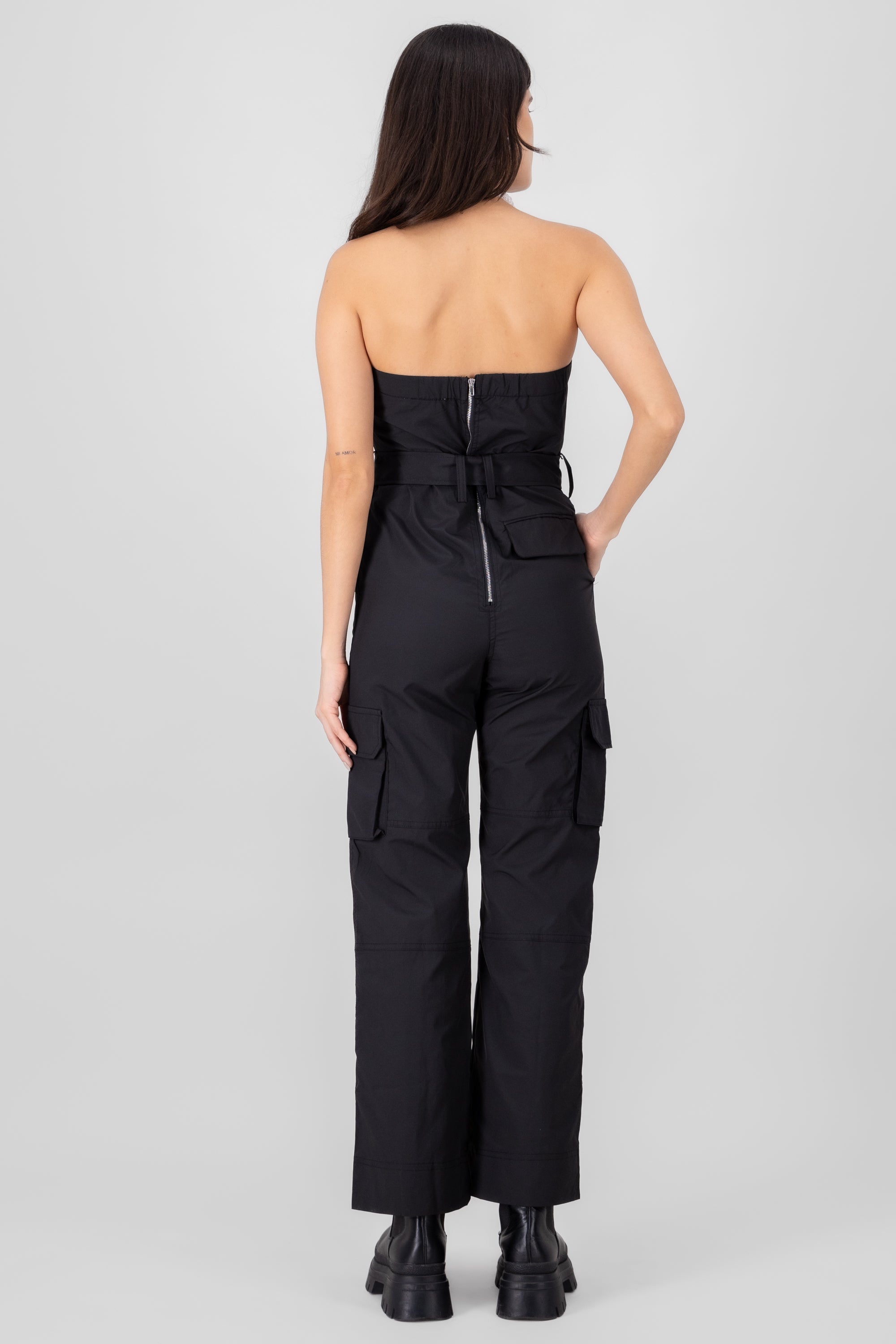 Jumpsuit liso con cinturon NEGRO