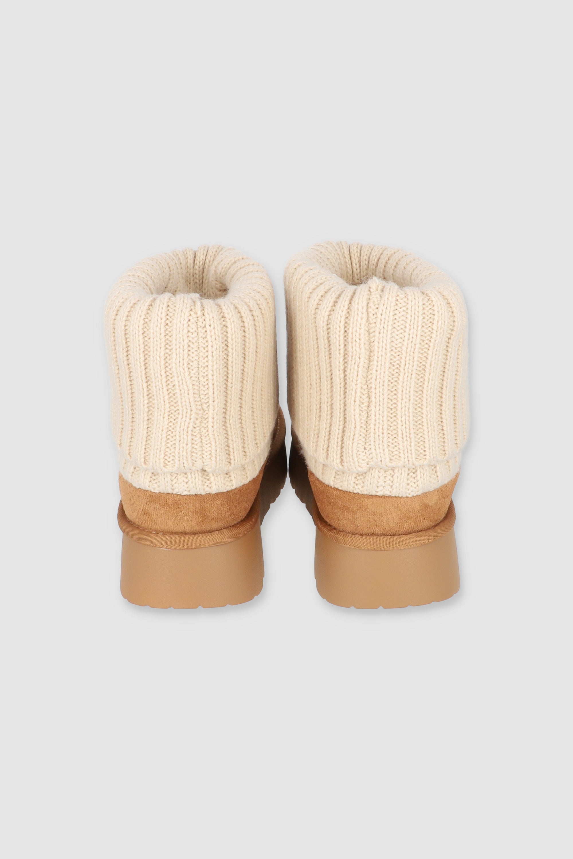 Bota invierno calceta tejida CAMELLO