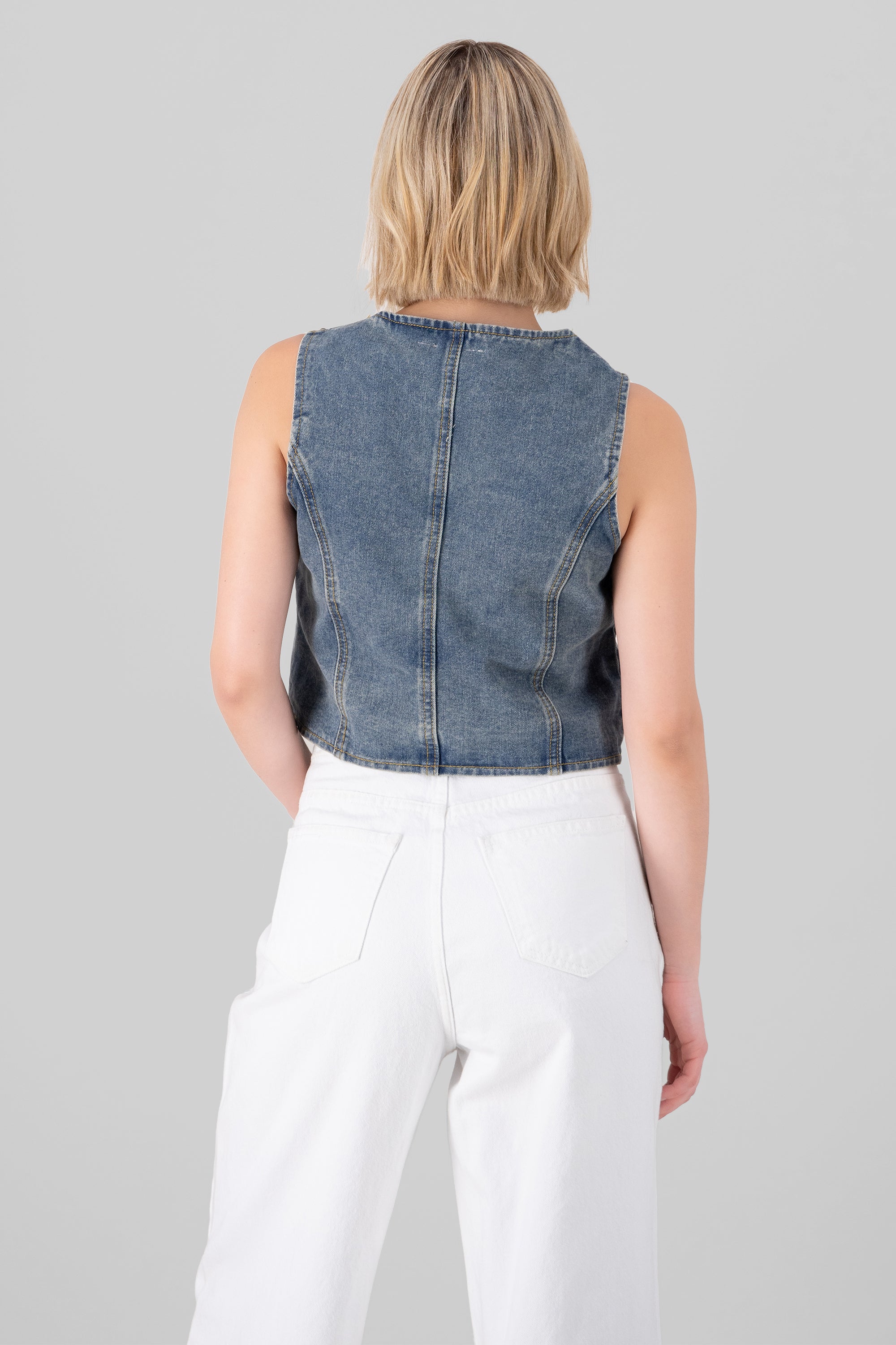 Chelco denim con estoperoles MEDIUM WASH