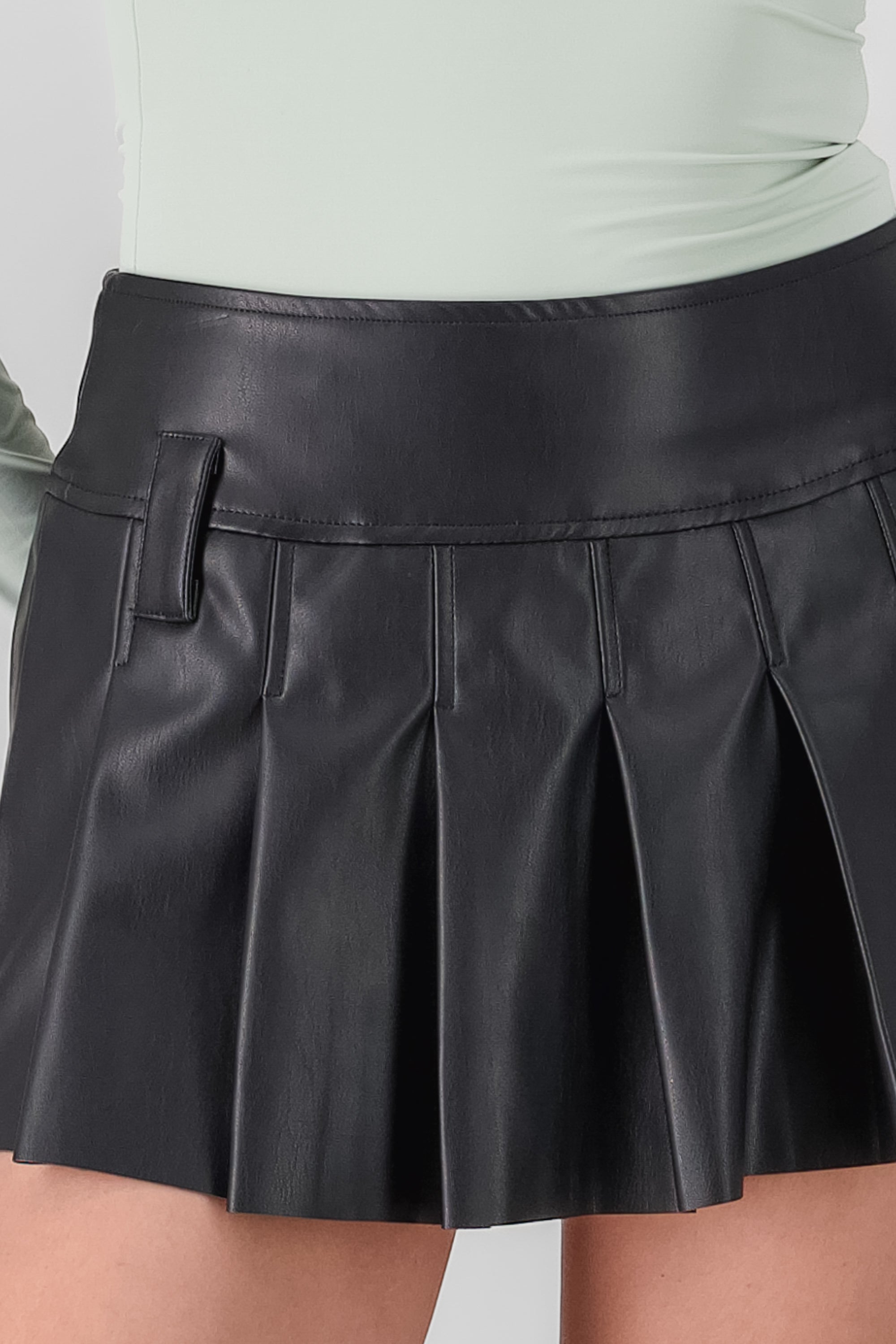 Mini falda tableada lisa PU NEGRO