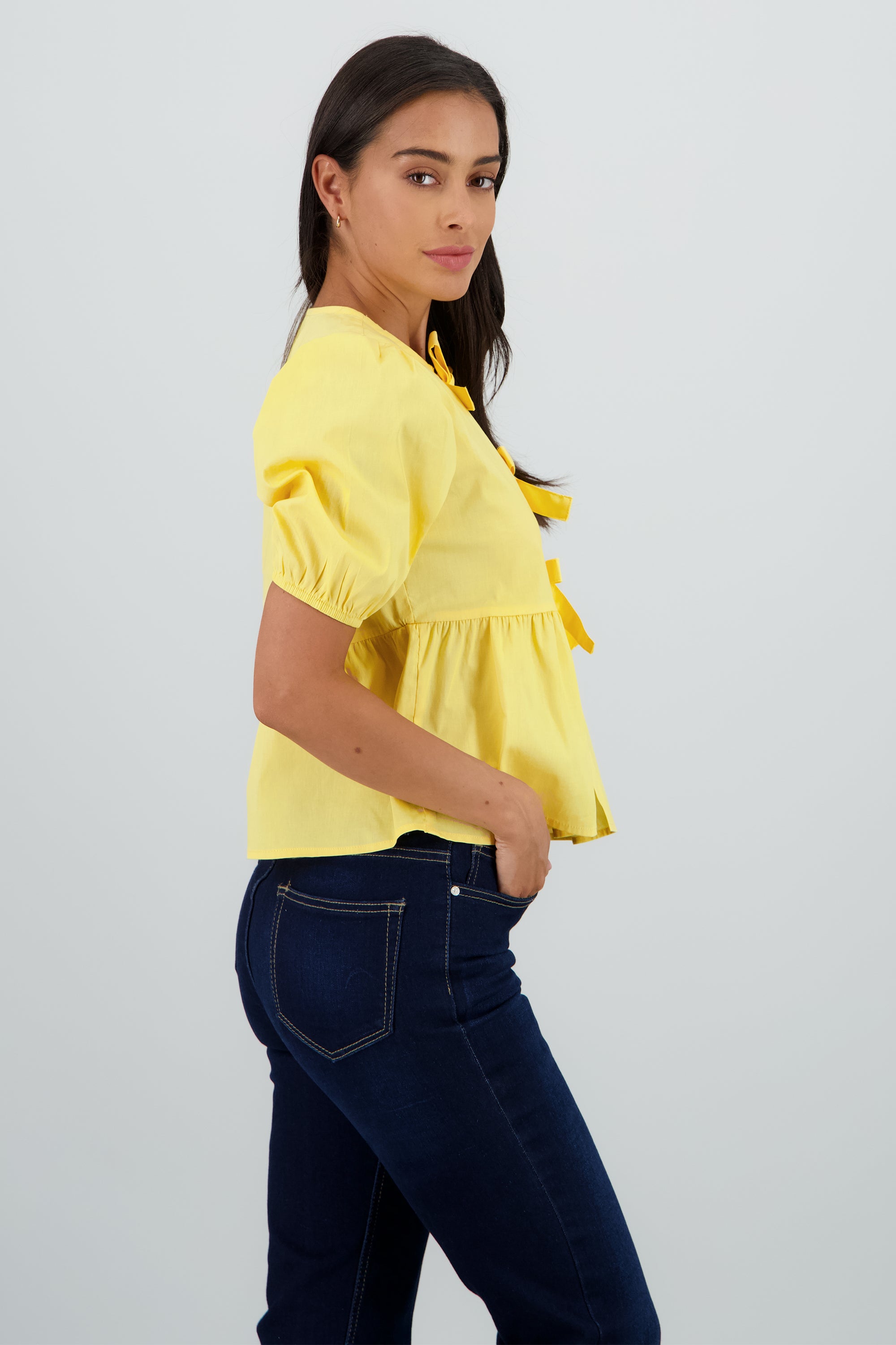 Blusa mangas abullonadas detalle moños AMARILLO PASTEL