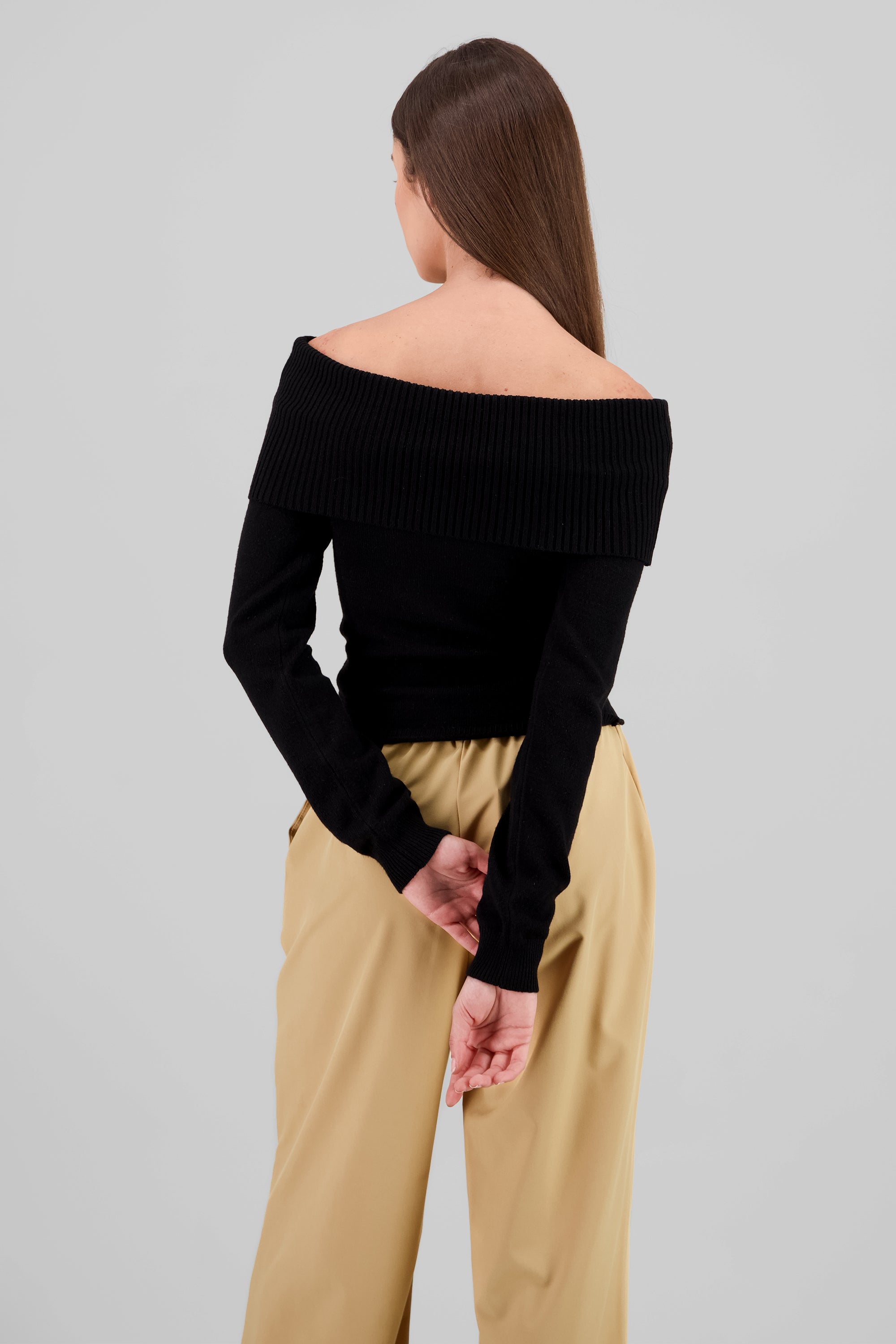 Sueter off shoulder tejido NEGRO