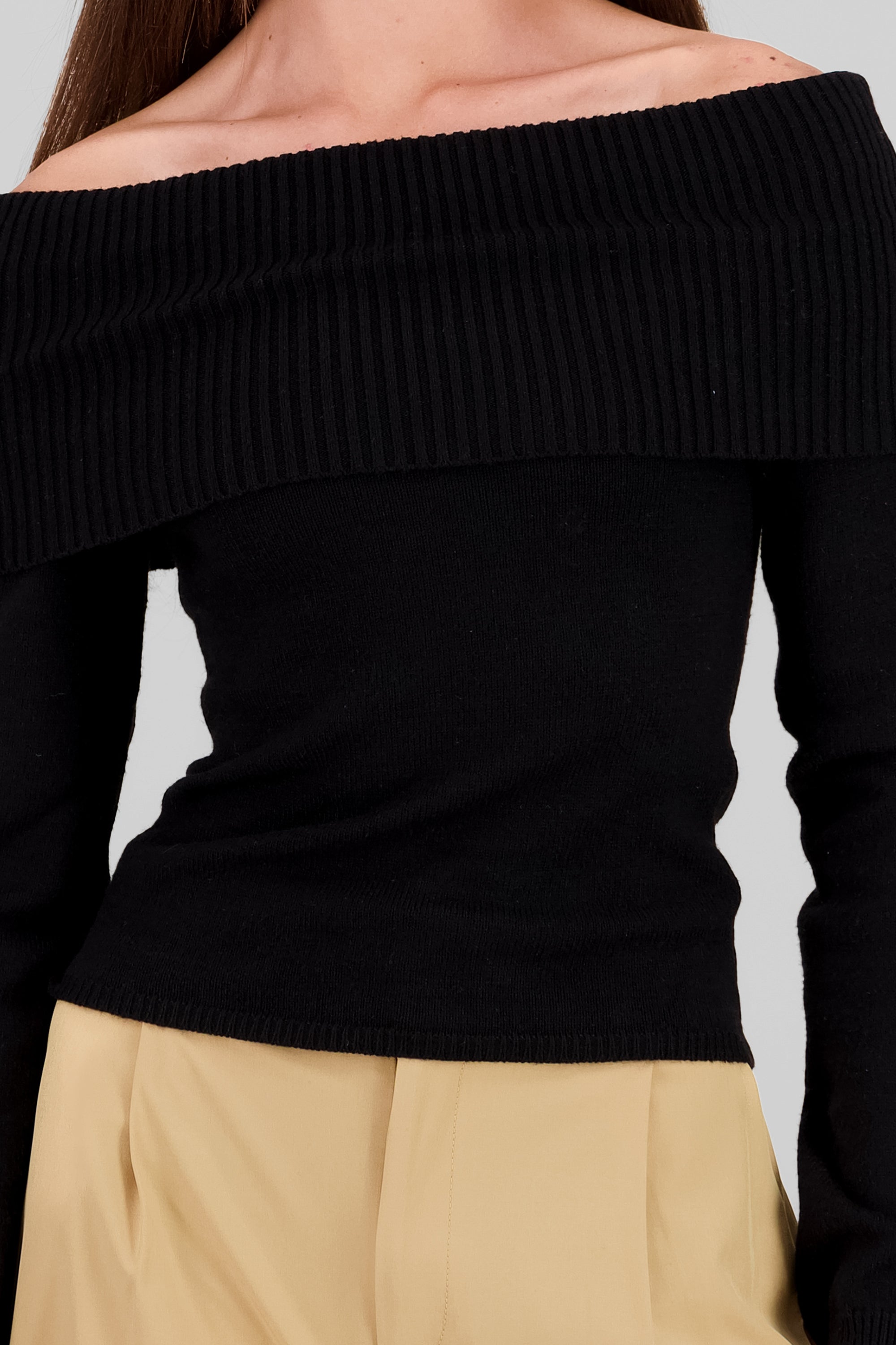 Sueter off shoulder tejido NEGRO