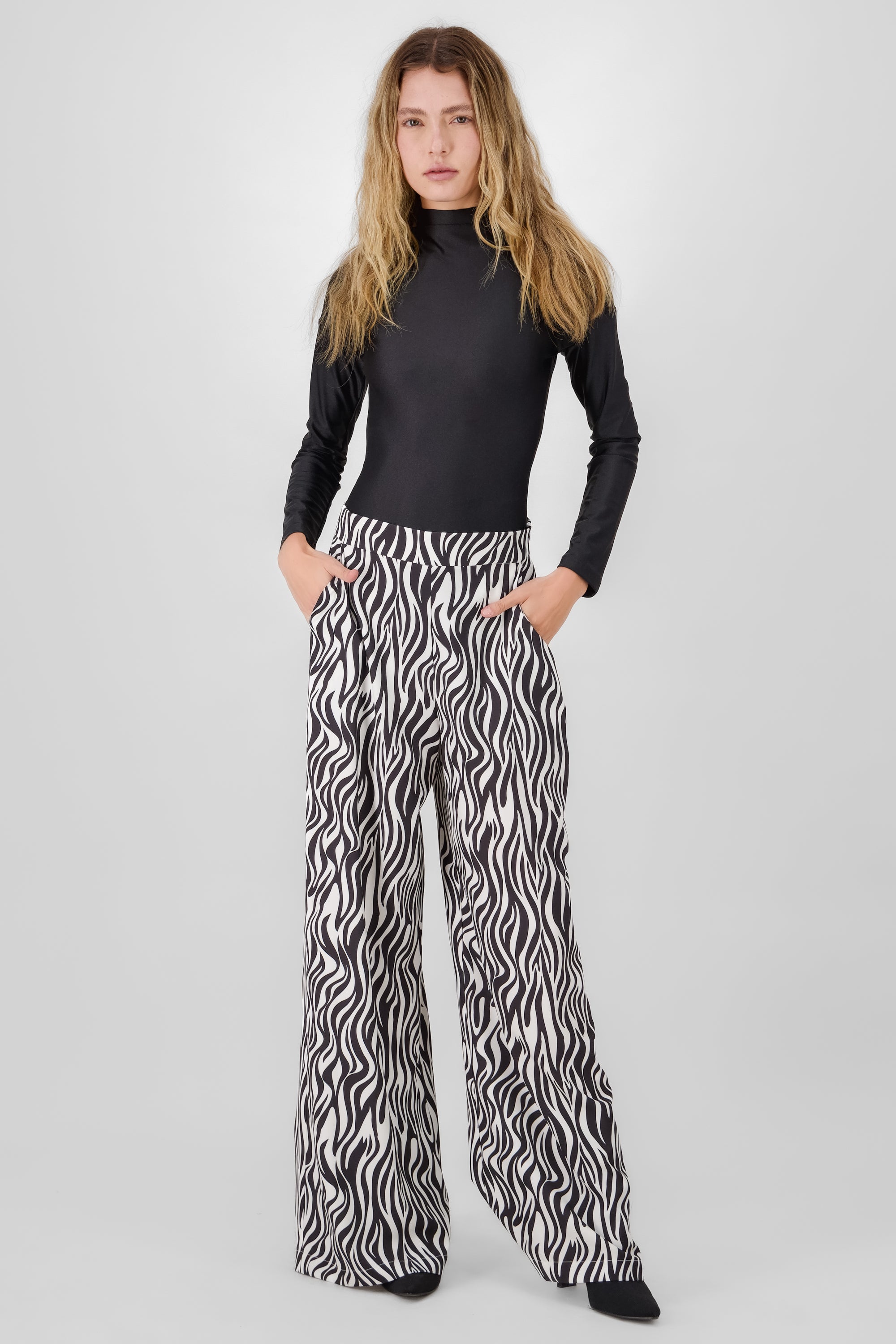 Est zebra pants White black