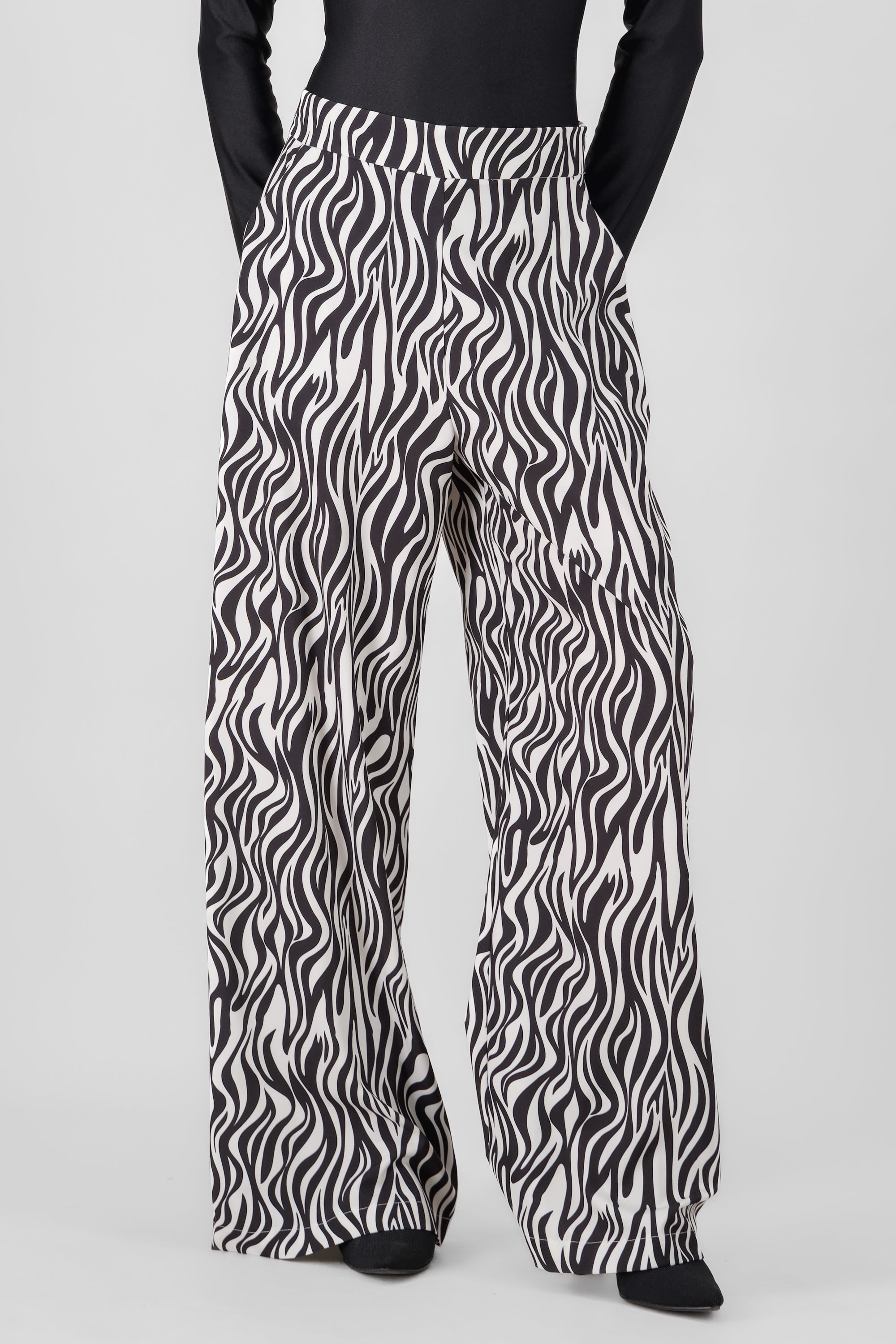 Est zebra pants White black