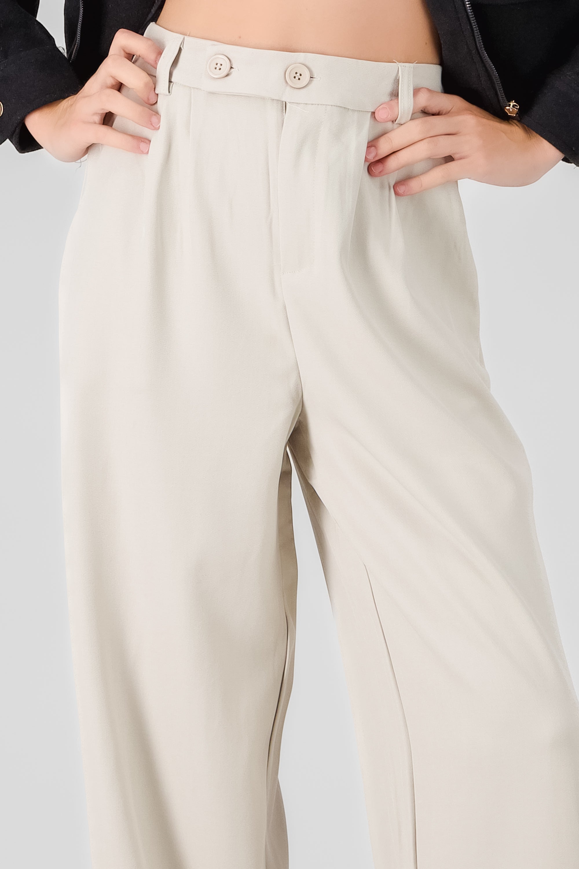 Pantalon sastre detalle boton con pinzas Hypsters BEIGE