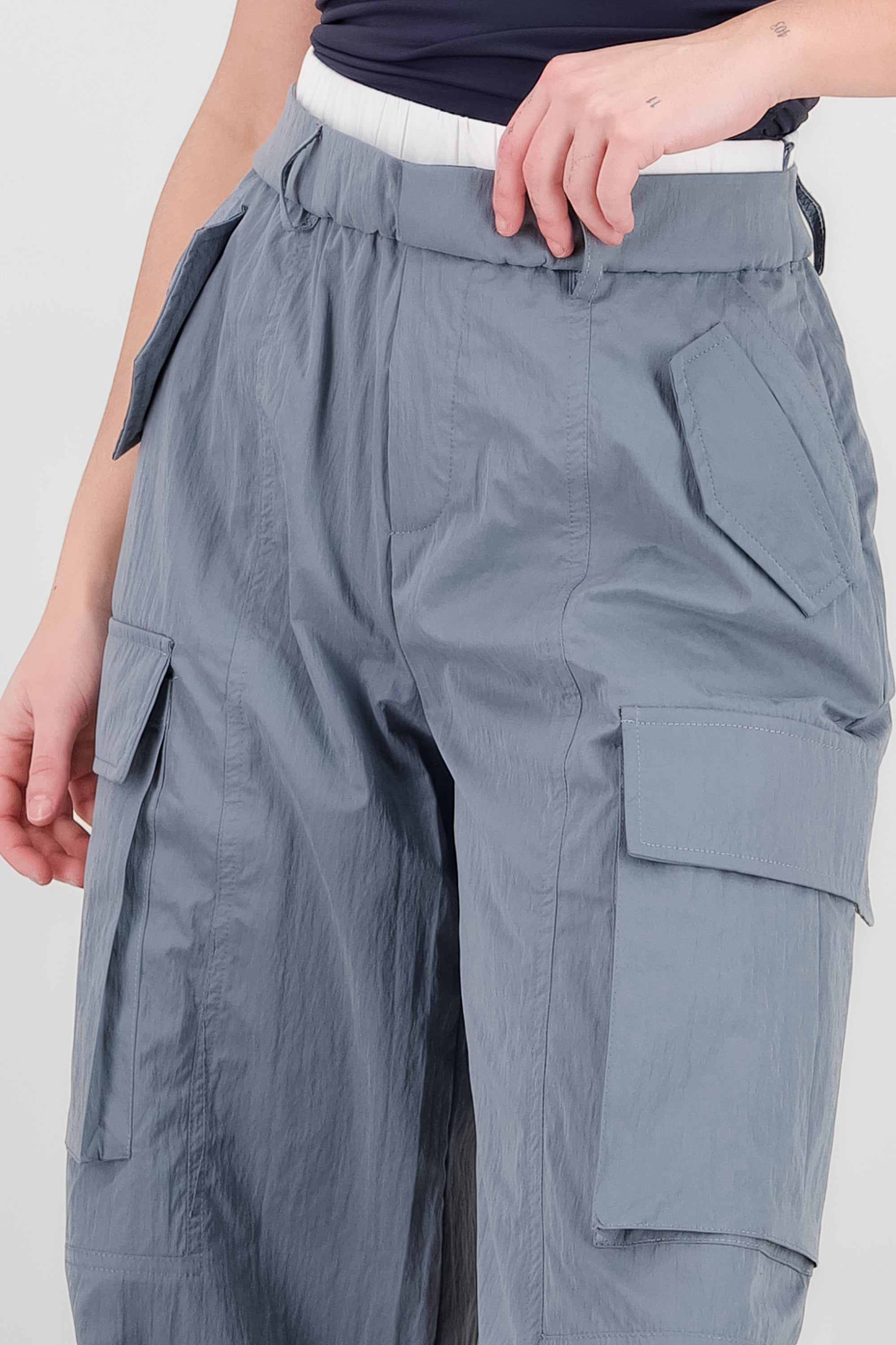 Pantalon cargo detalle pretina doble AZUL