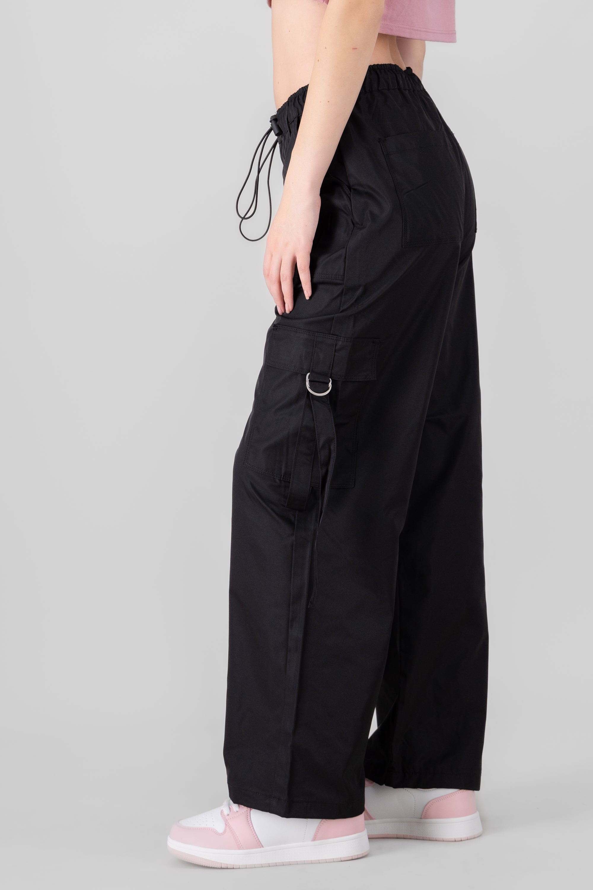 Pantalon cargo amplio NEGRO