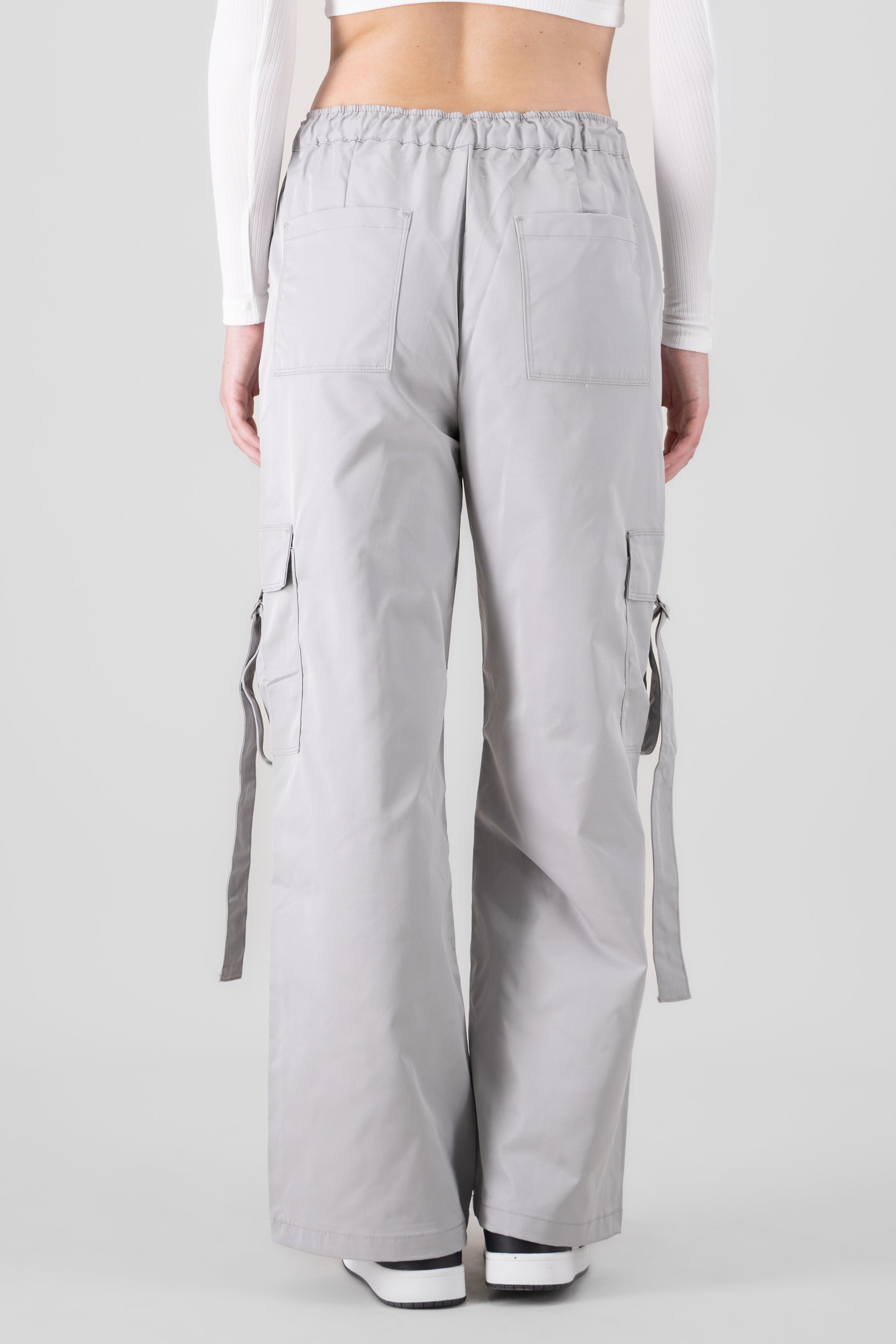 Pantalon cargo amplio GRIS