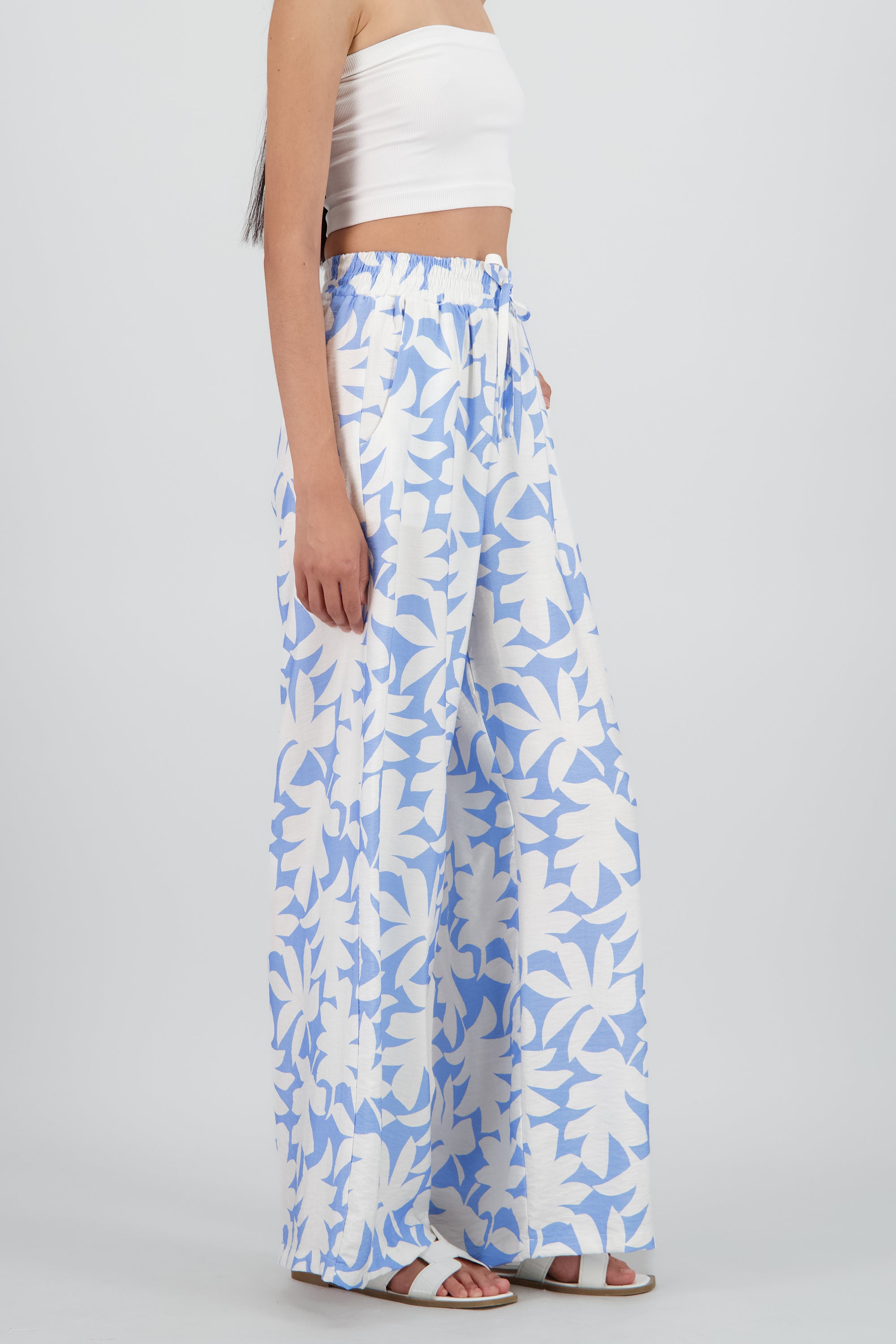 Pantalon amplio estampado tropical AZUL CIELO