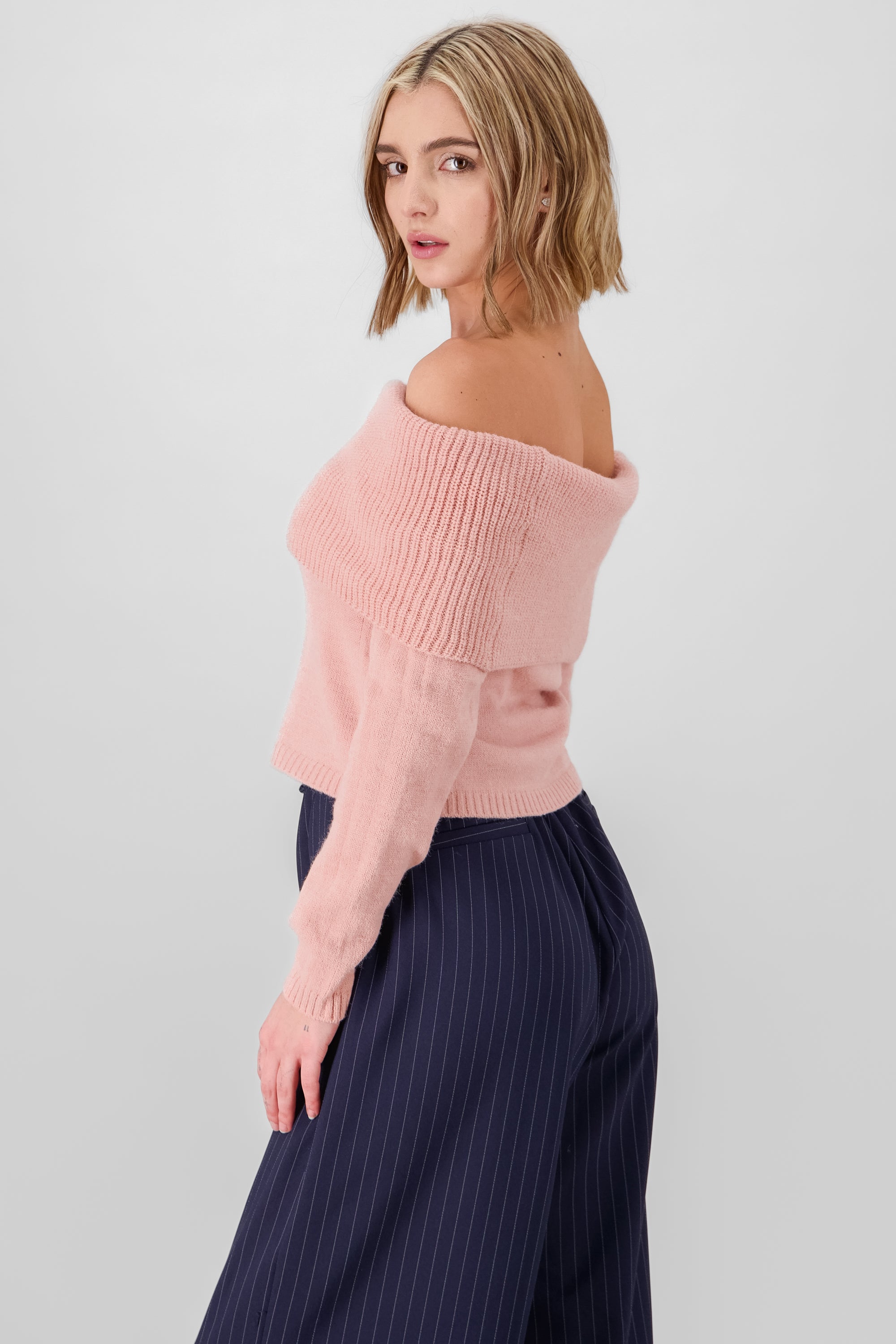Nueter Off Shoulder Smooth fabric MALLOW