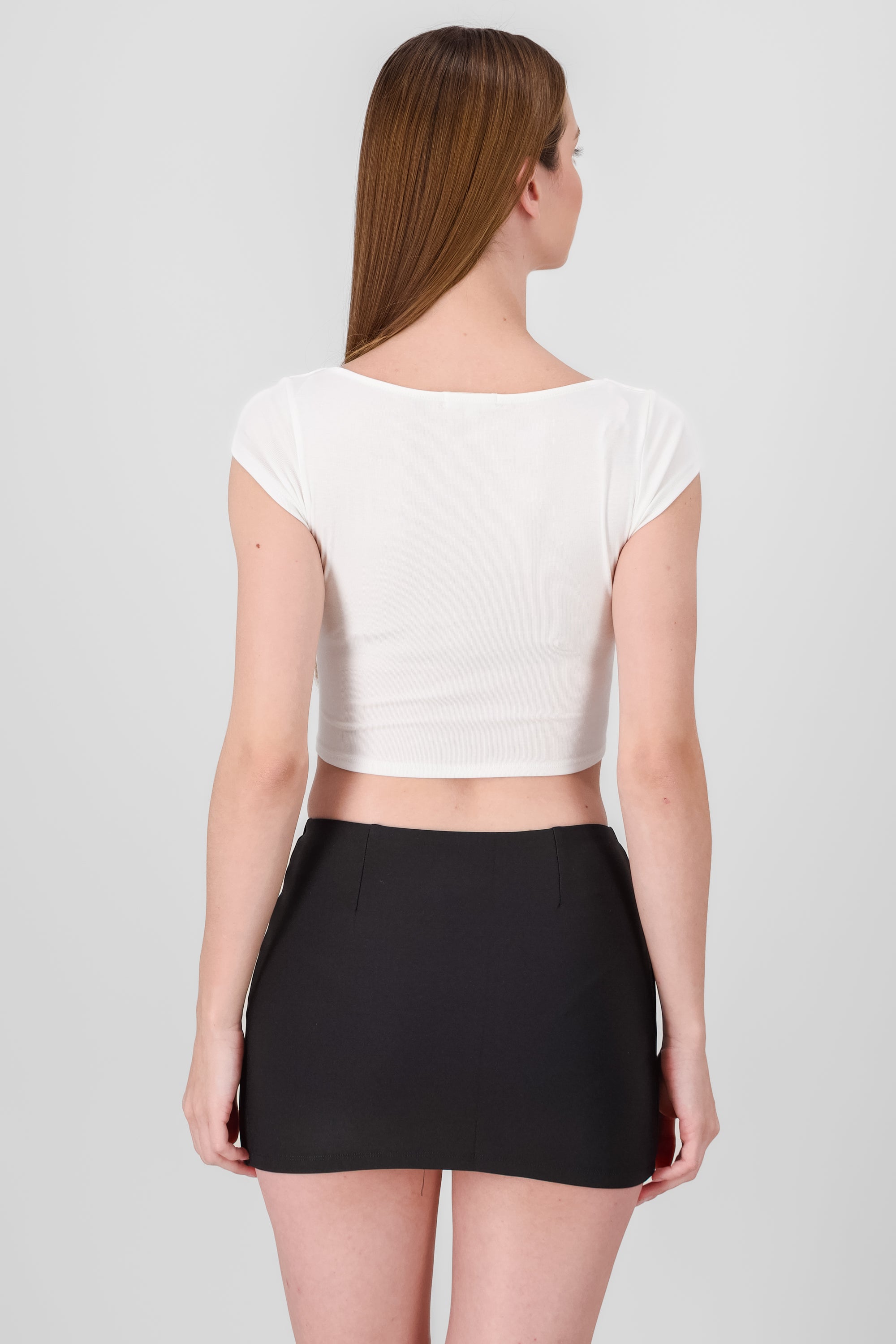 Top cropped con escote cuadrado liso BLANCO