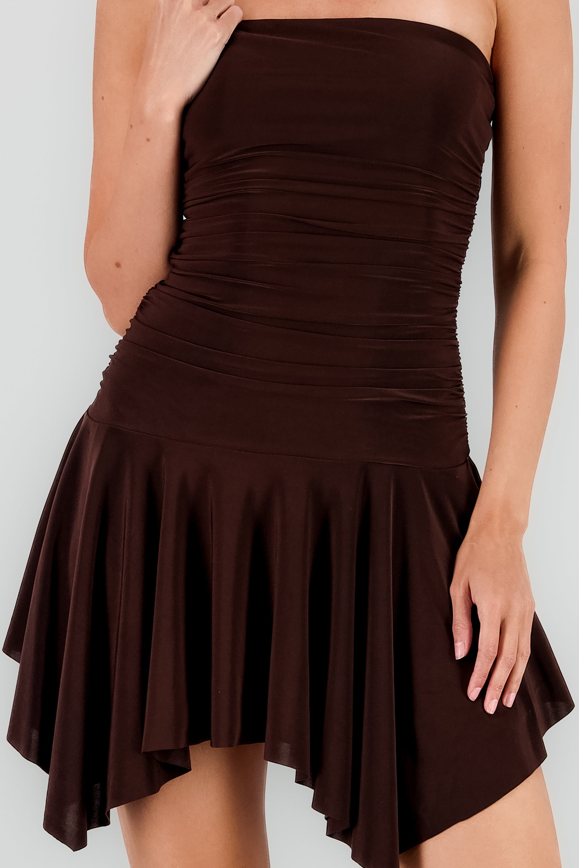 Vestido fruncido asimetrico CHOCOLATE