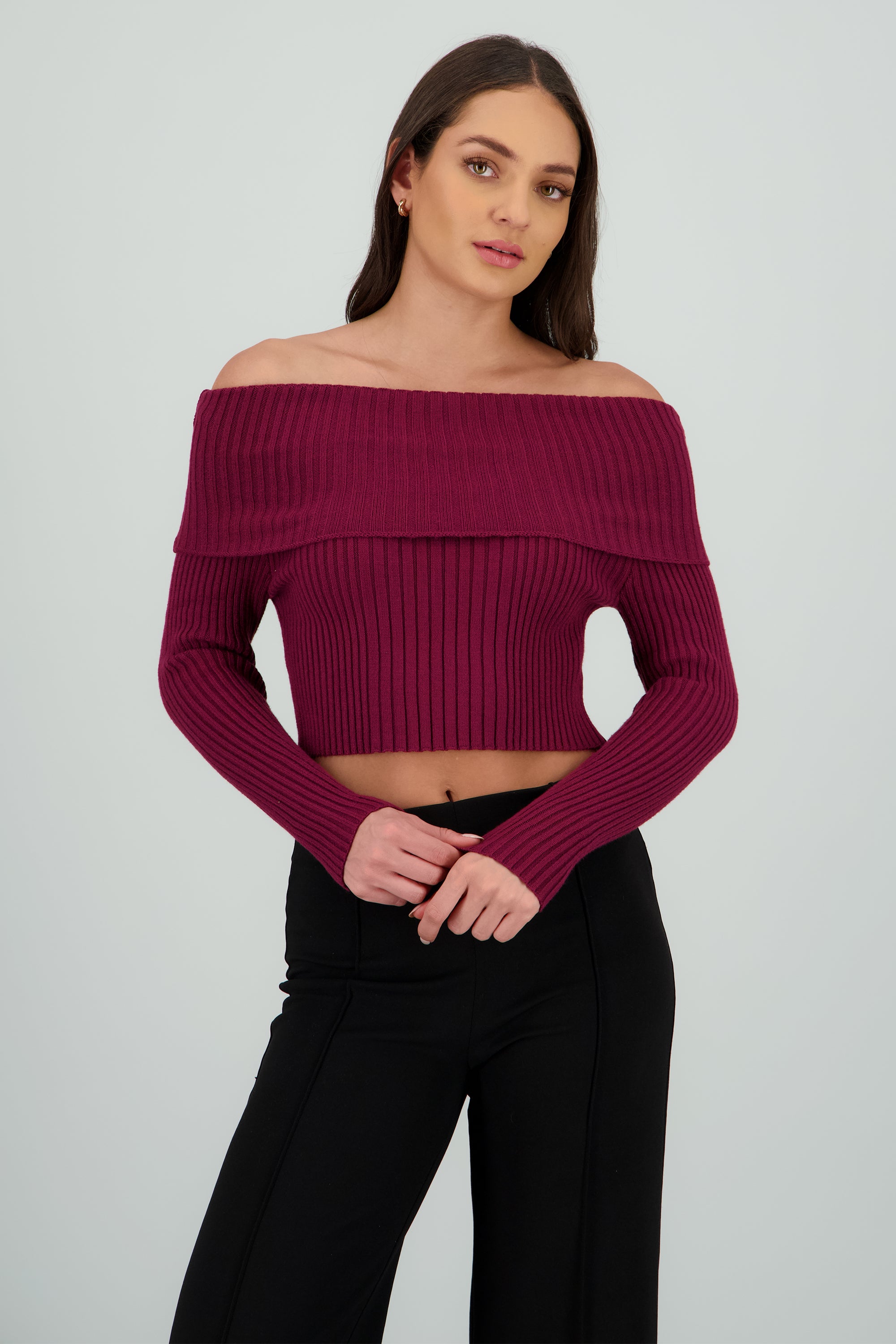 Sueter tejido off shoulder CIRUELA
