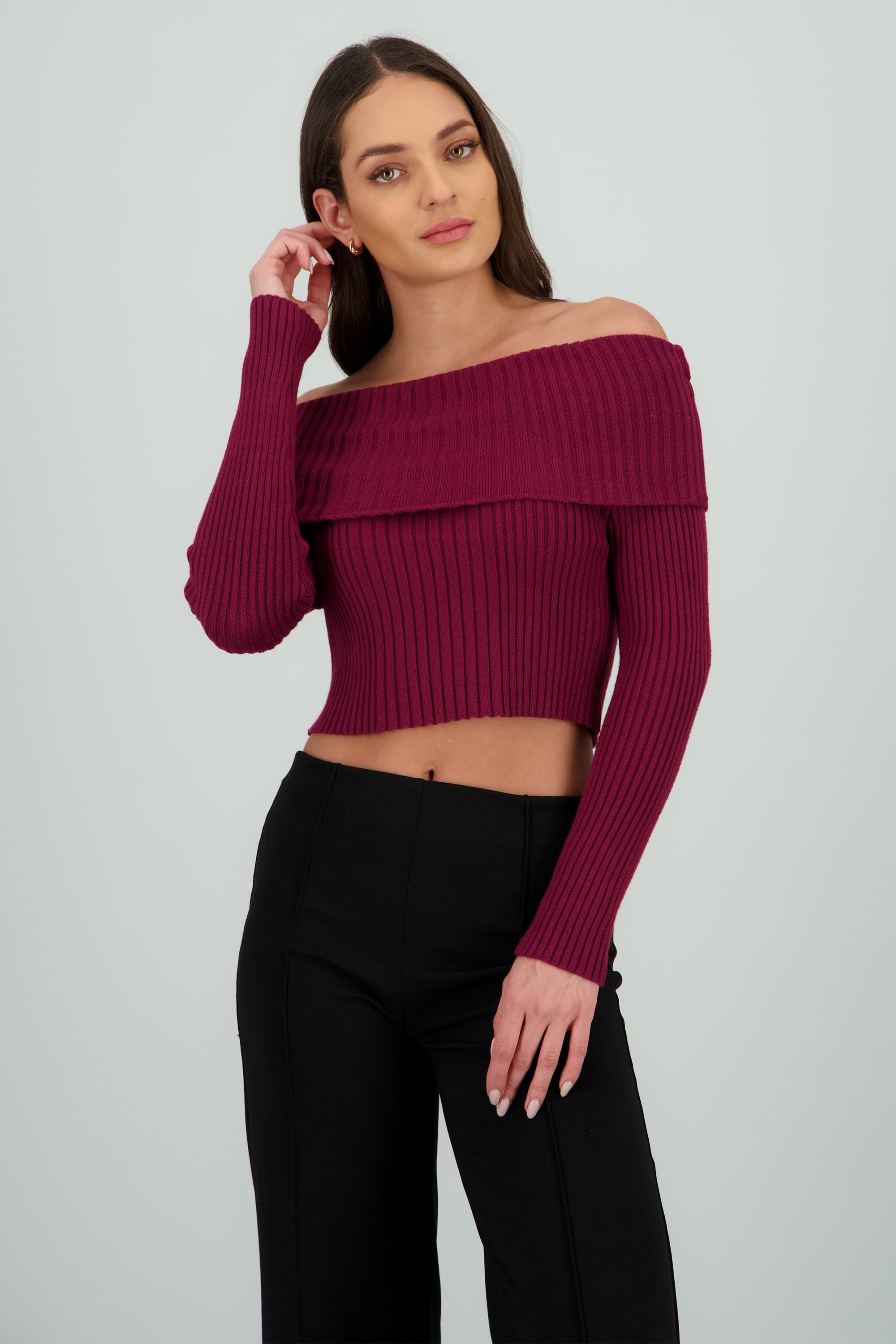 Sueter tejido off shoulder CIRUELA