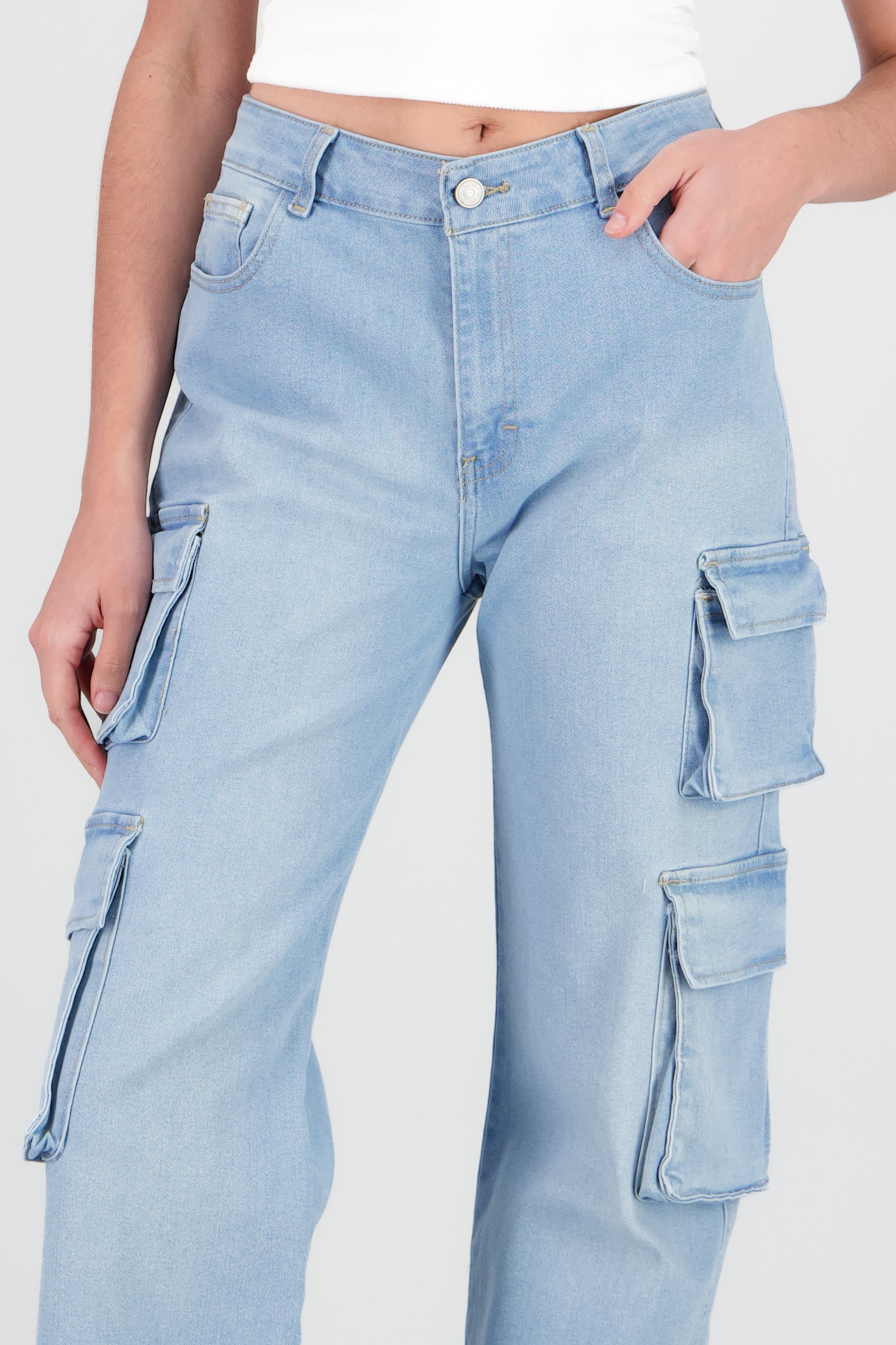 Jeans cargo 4 bolsas simétrico BLEACHED