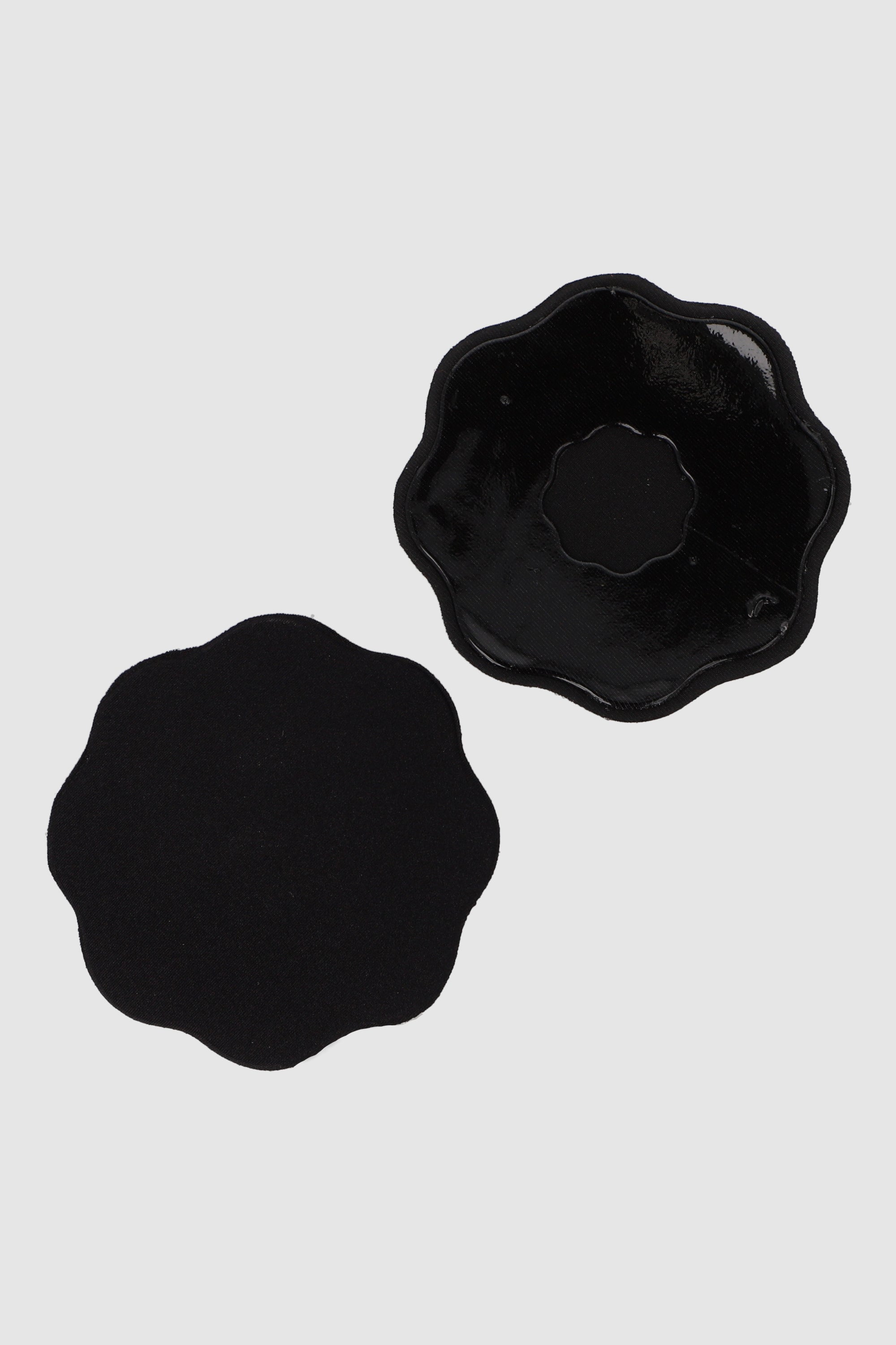 Cubrepezón de silicón acabado mate NEGRO