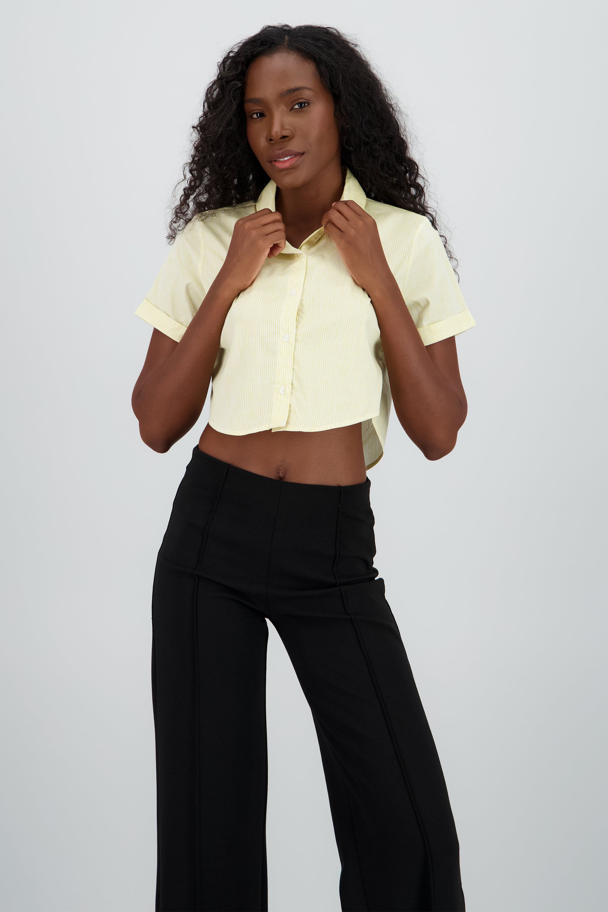 Camisa crop manga corta AMARILLO PASTEL