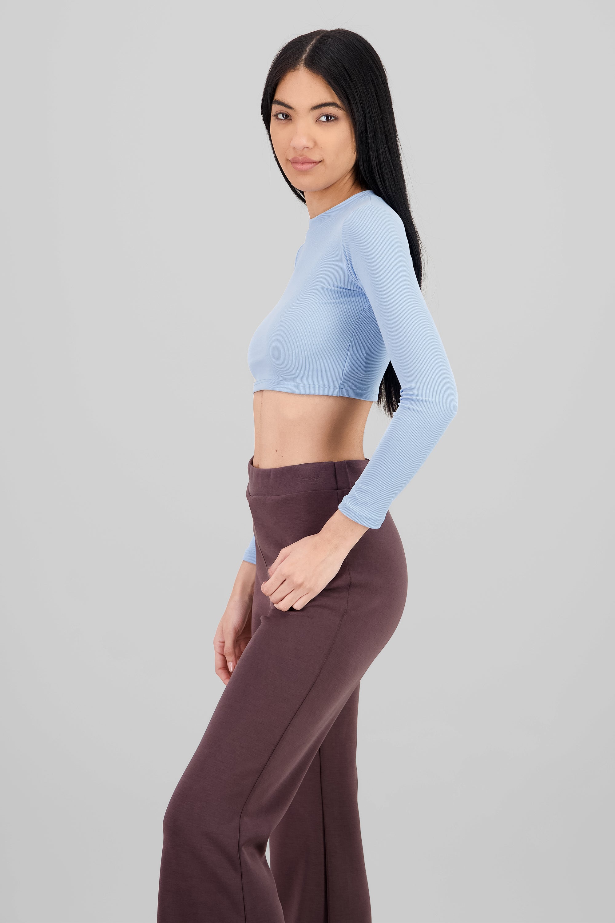 Top manga larga cuello alto AZUL CIELO