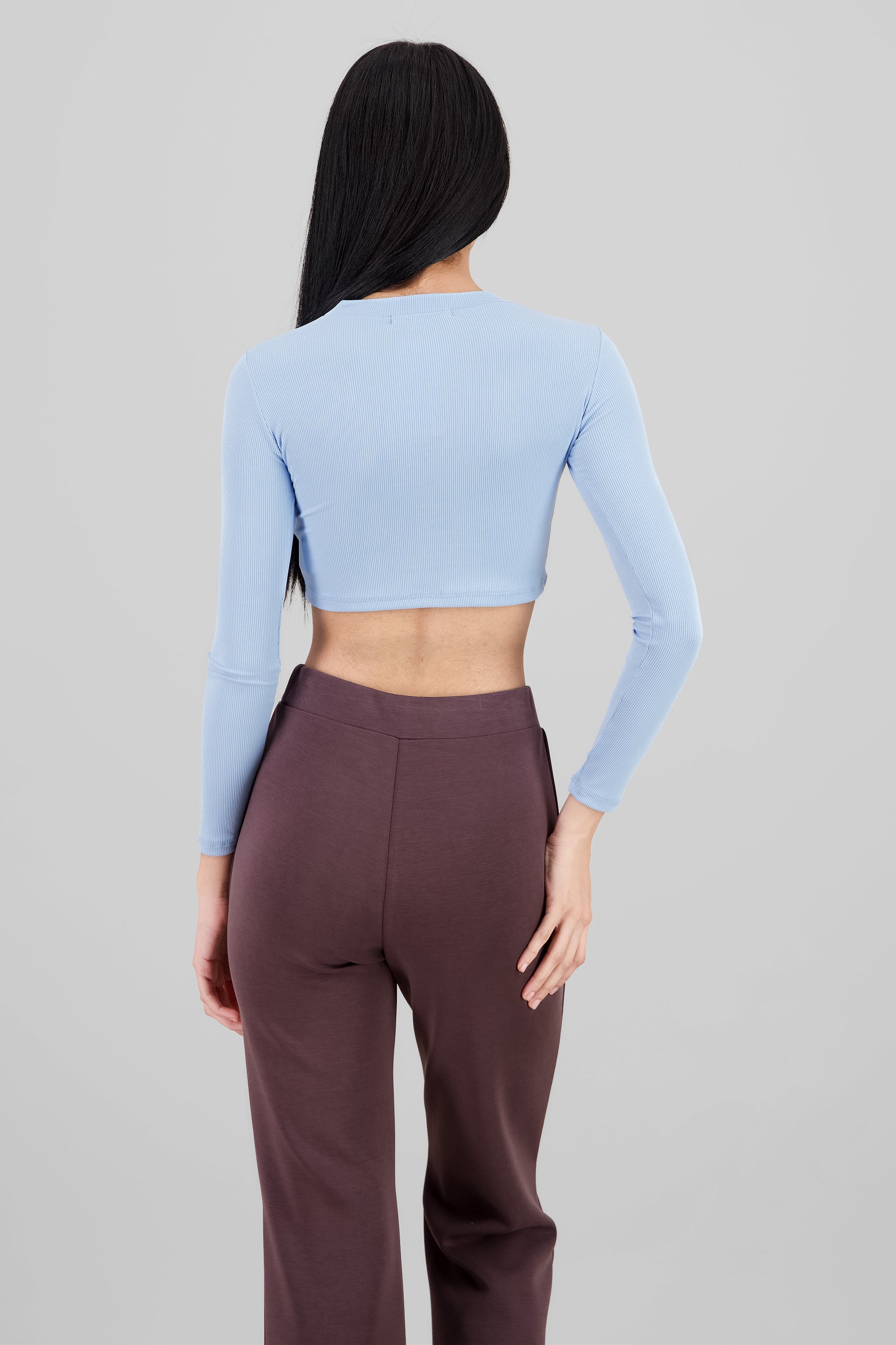 Top manga larga cuello alto AZUL CIELO