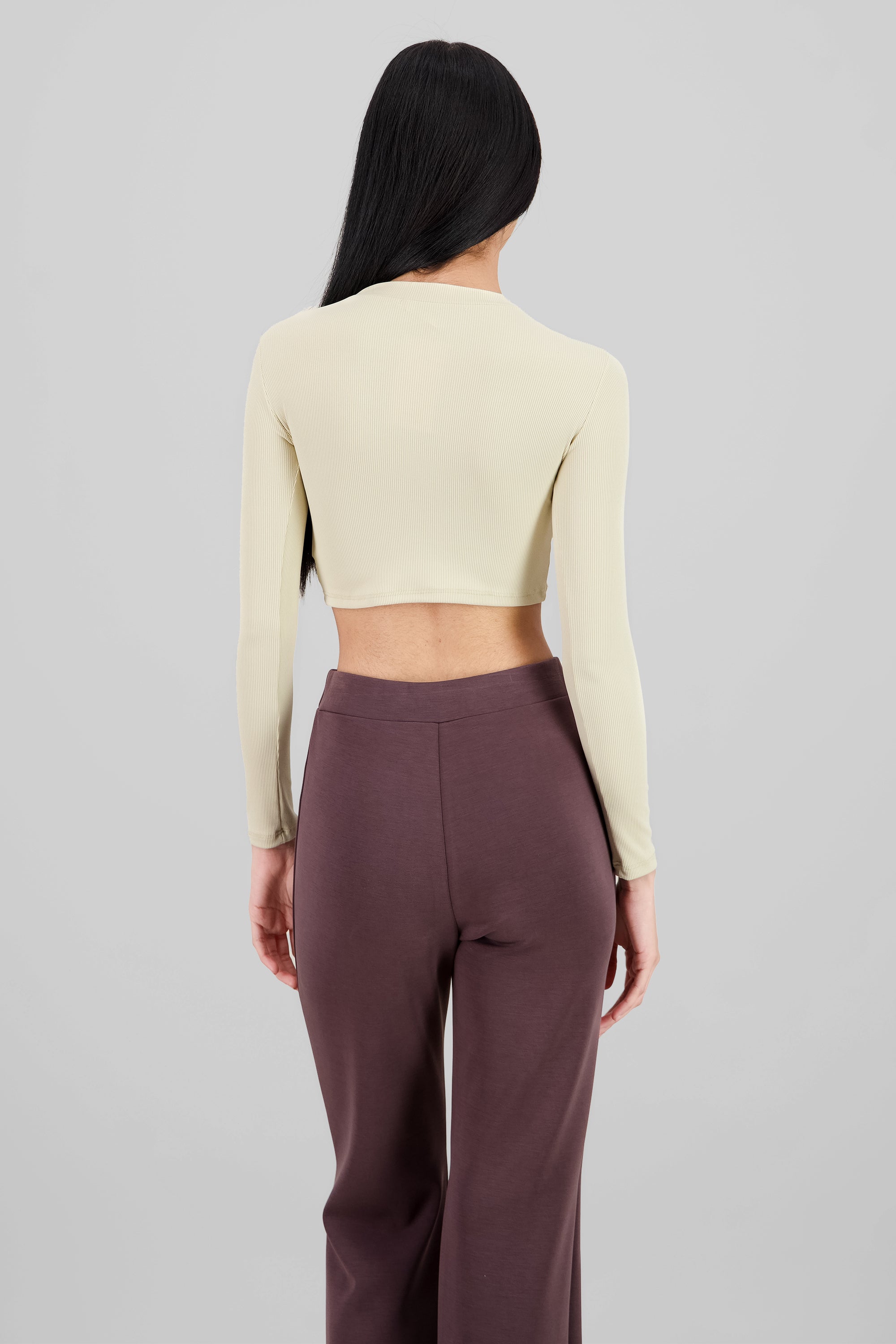 Top manga larga cuello alto CREMA