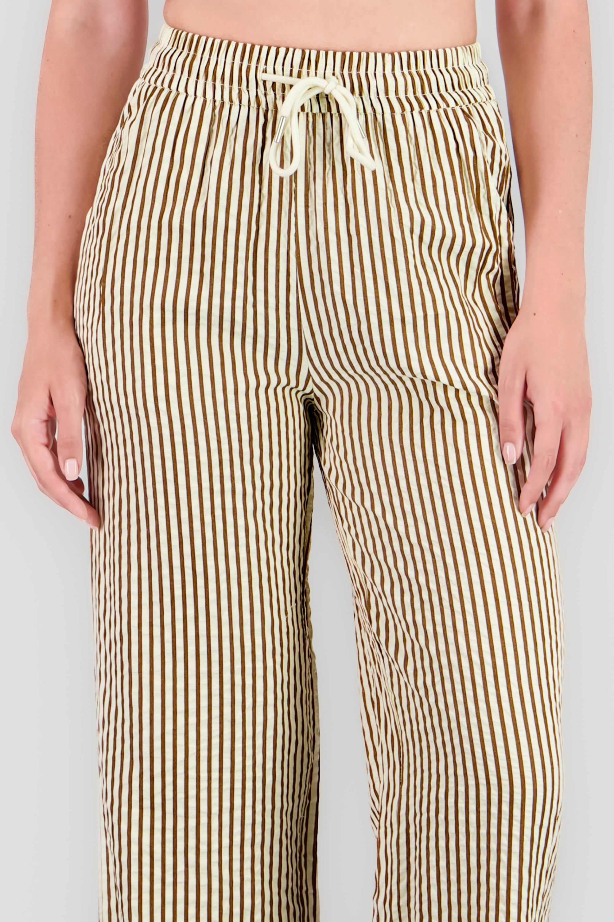 Pantalon rayas textura CAFE COMBO