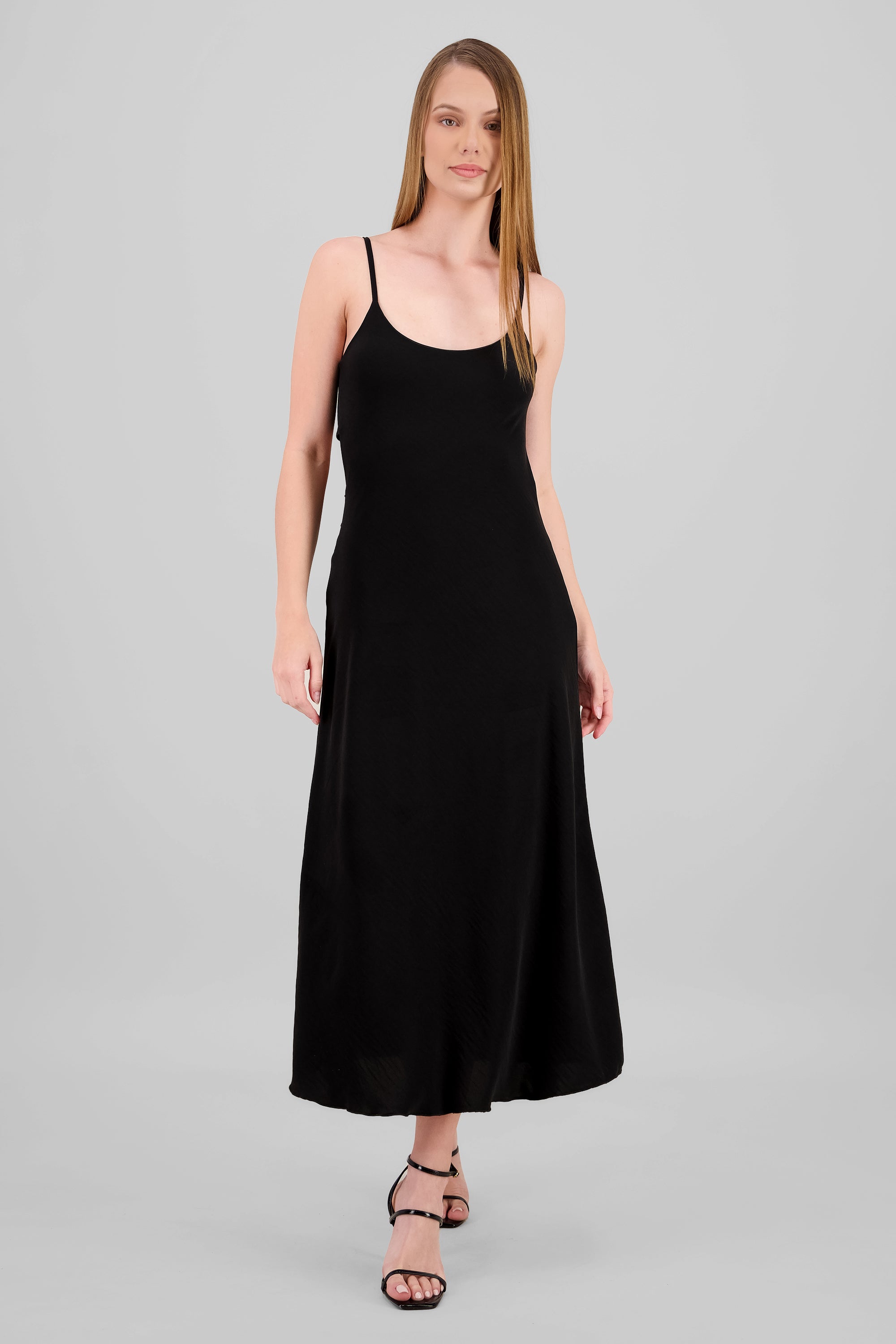 Vestido maxi ligero detalle espalda NEGRO