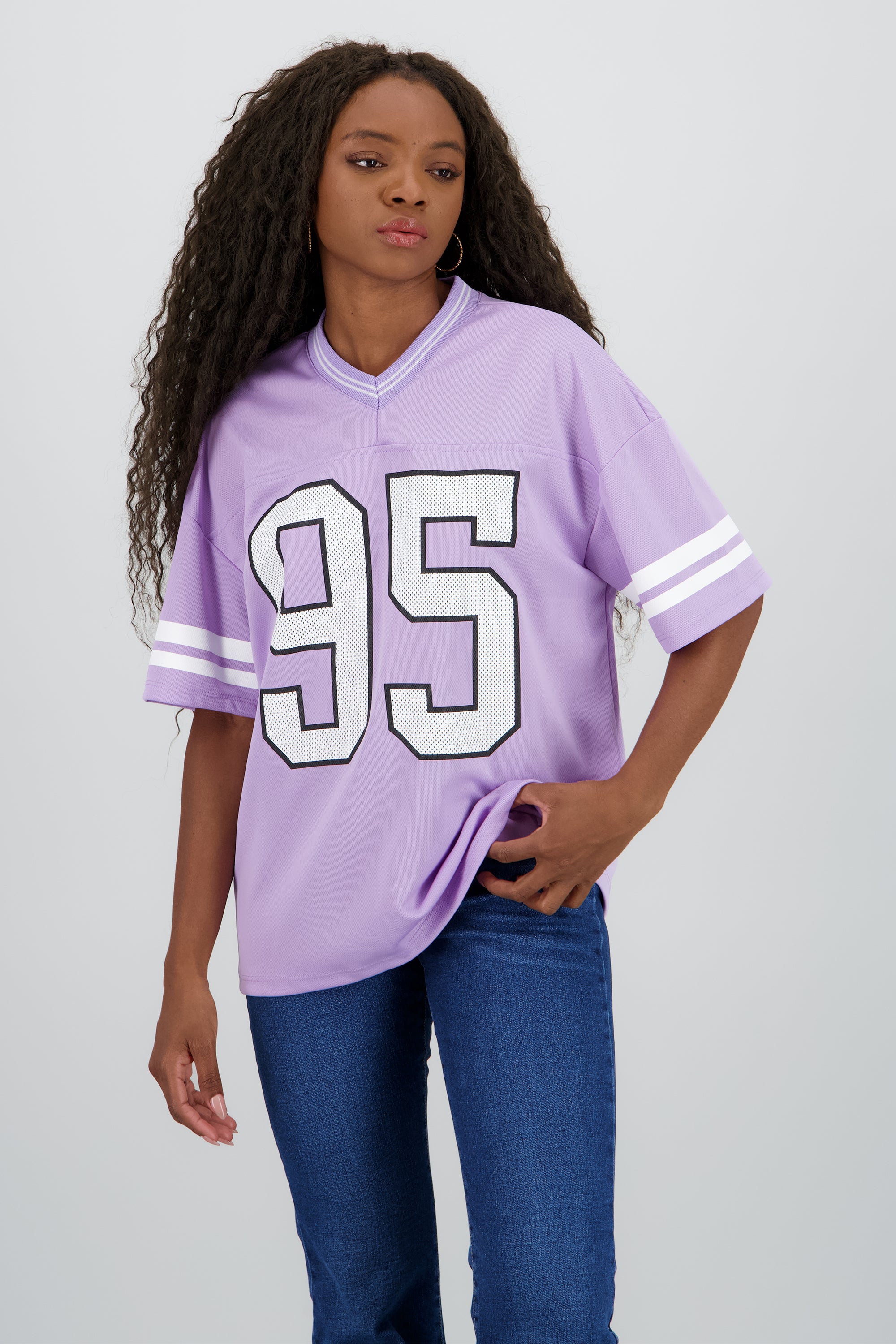 Playera deportiva estampado numeros LAVANDA