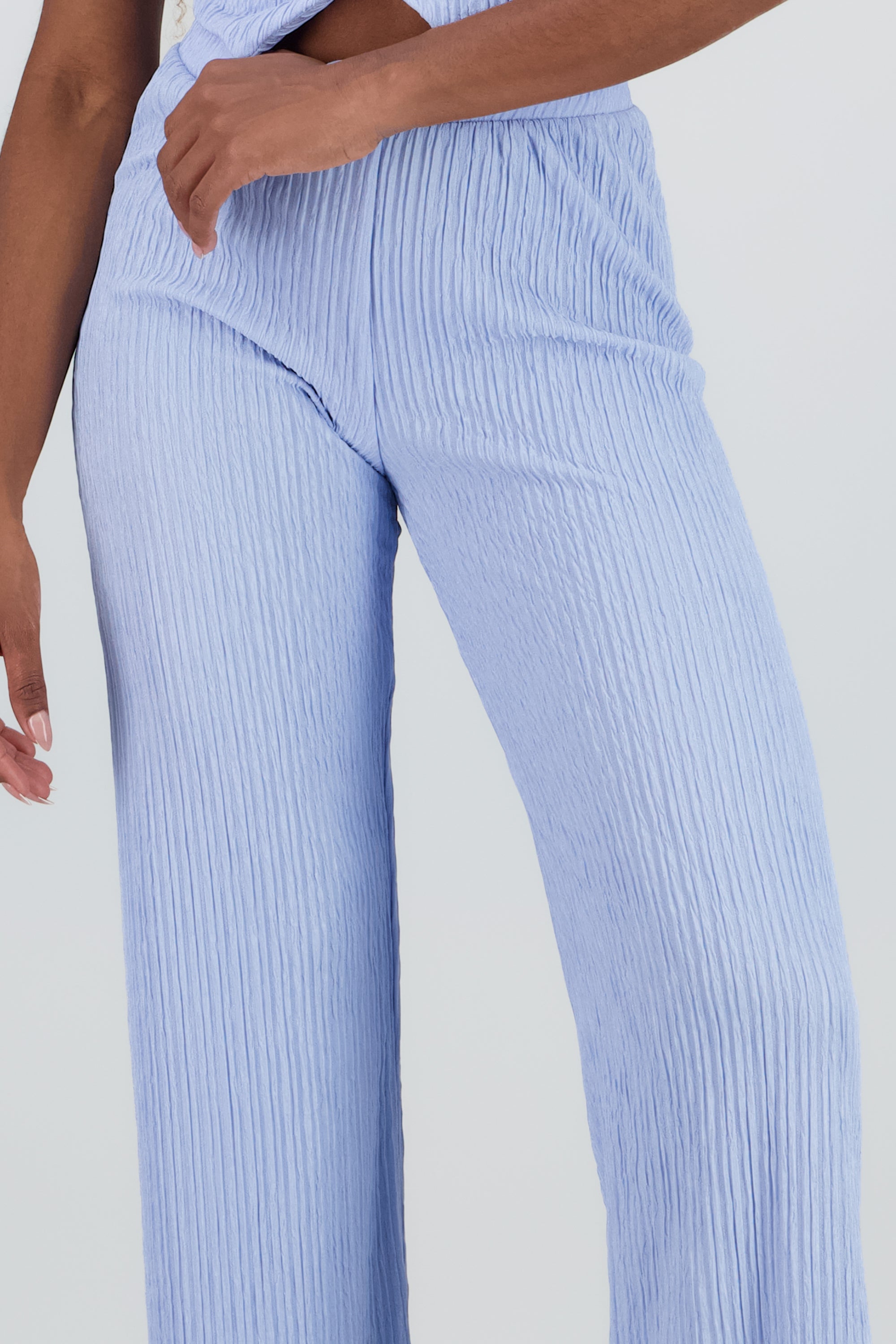 Pantalon recto textura AZUL CIELO
