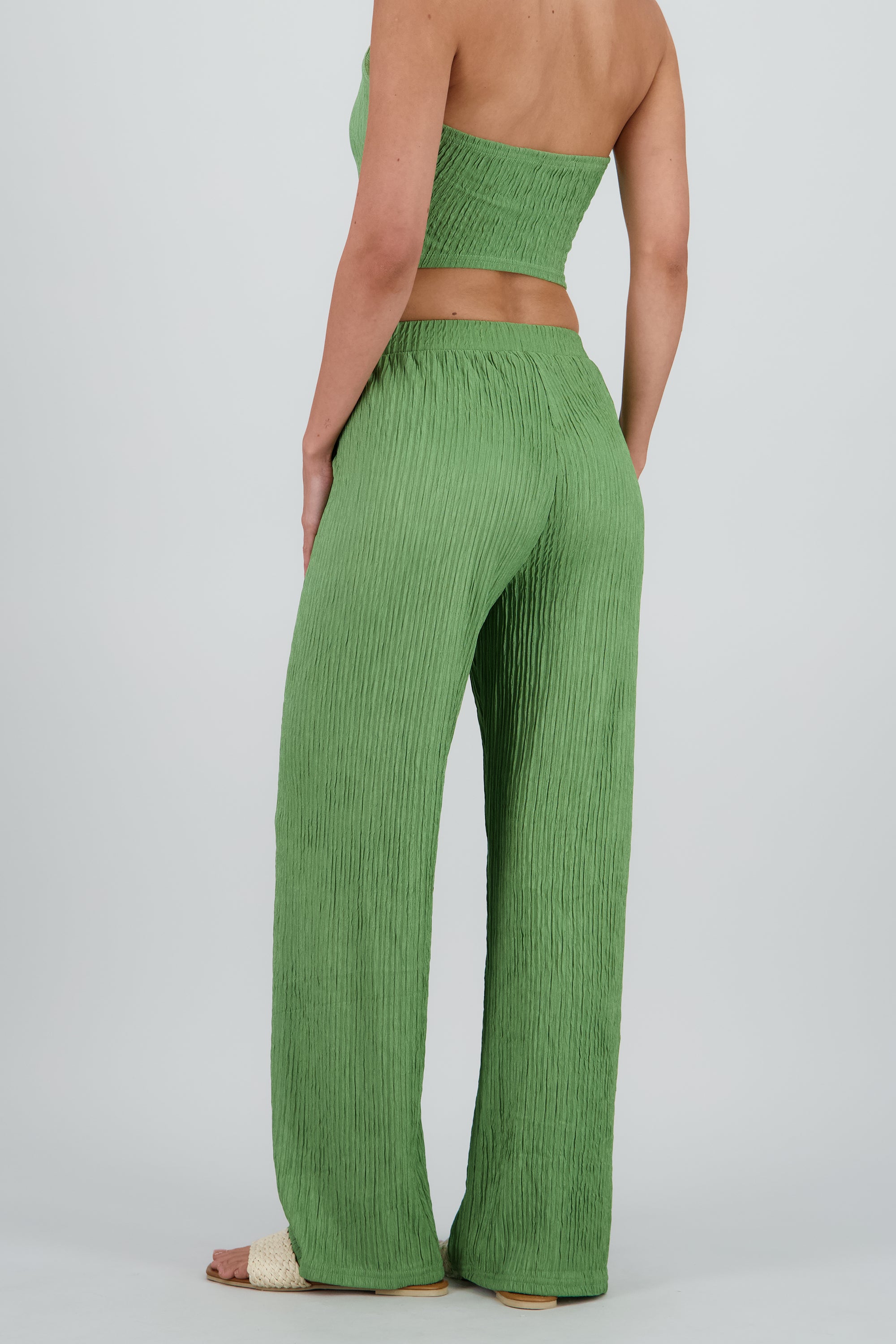 Pantalon recto textura VERDE BRILLANTE