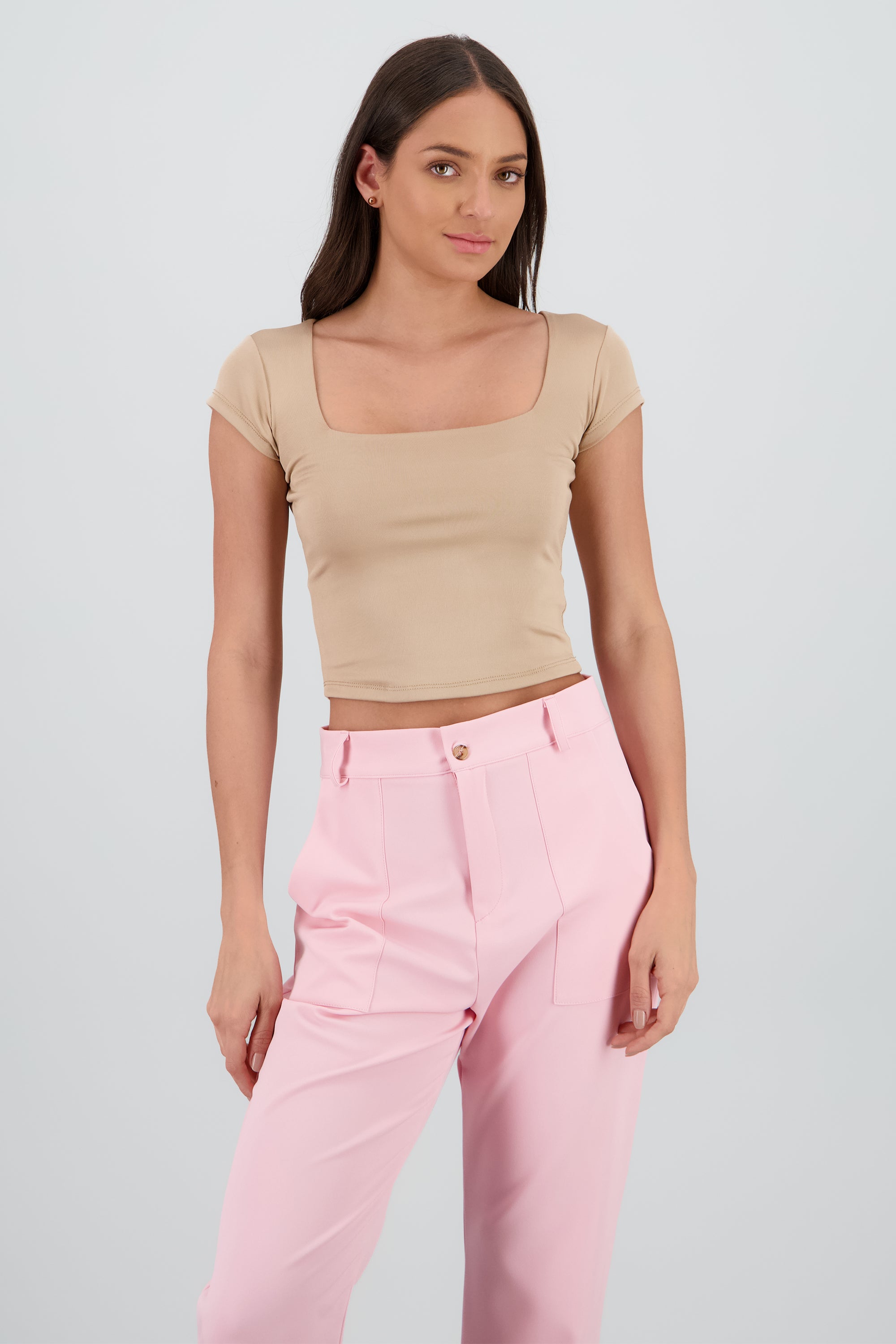 Top liso escote cuadrado manga corta TAUPE