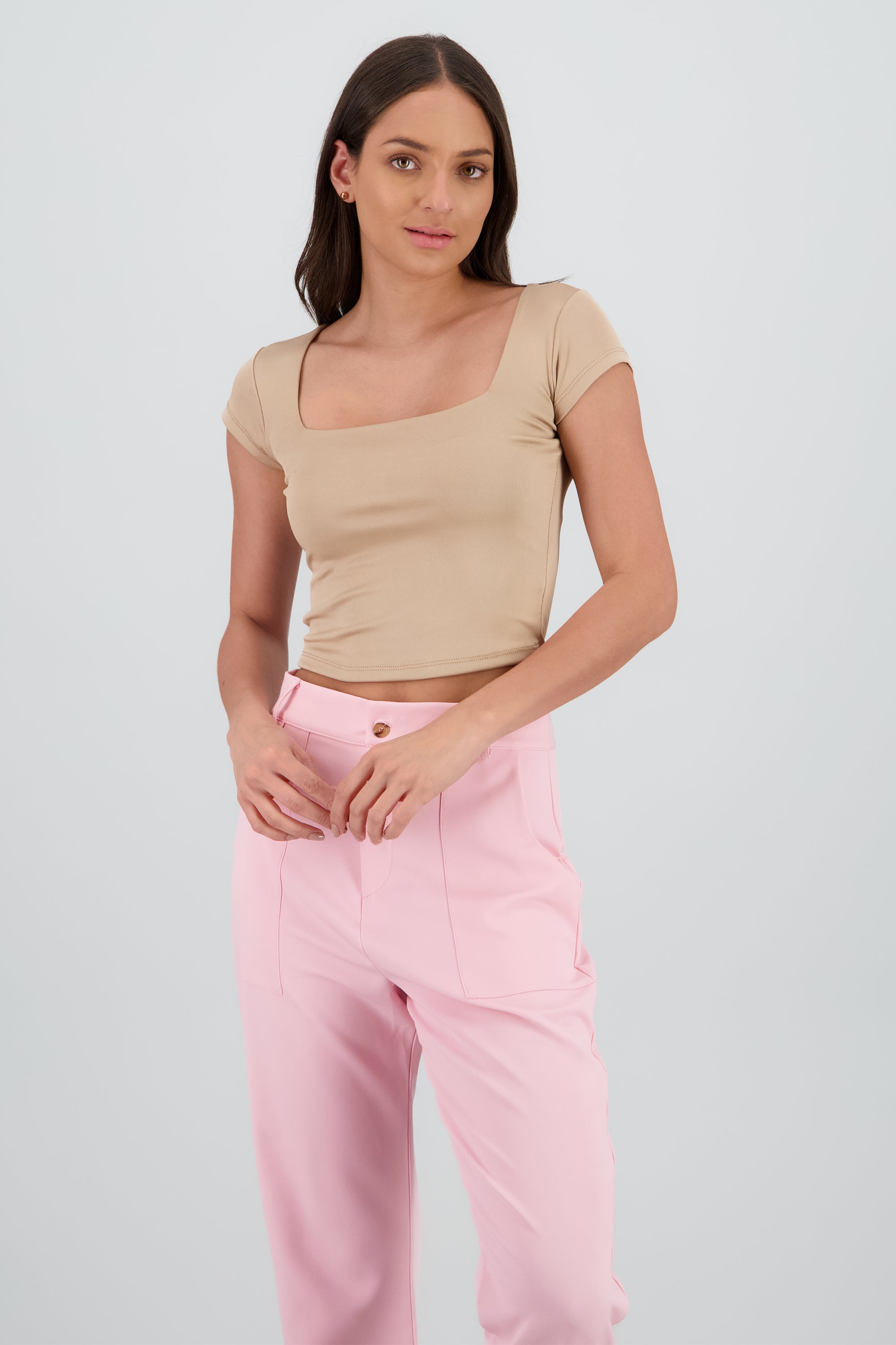 Top liso escote cuadrado manga corta TAUPE