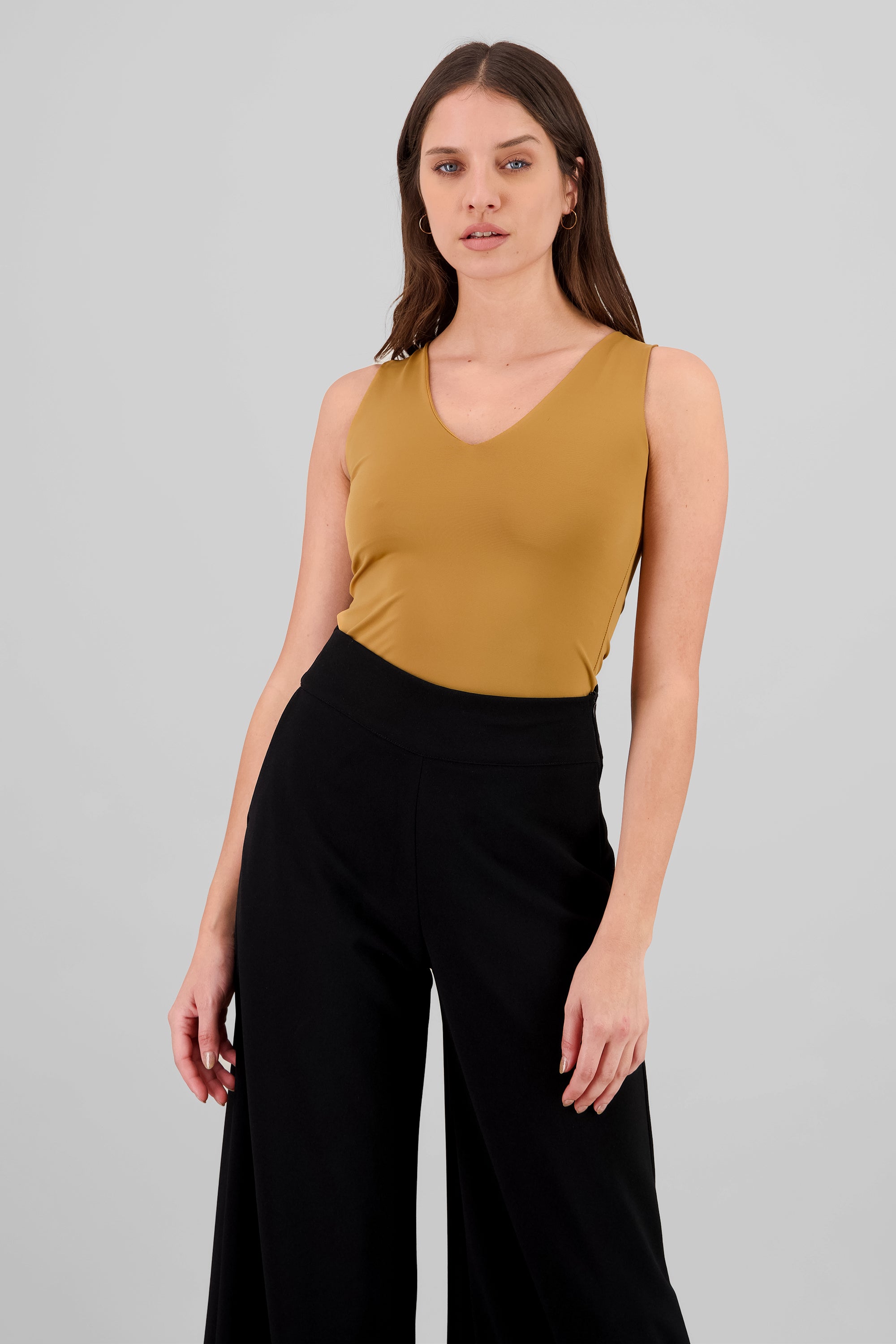 Bodysuit escote V liso Hypsters CAMELLO