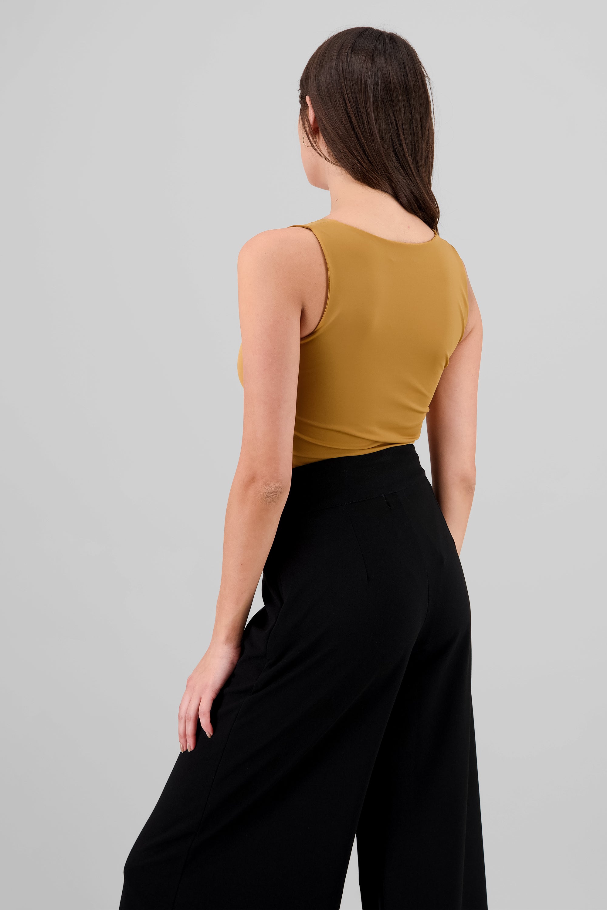 Bodysuit escote V liso Hypsters CAMELLO