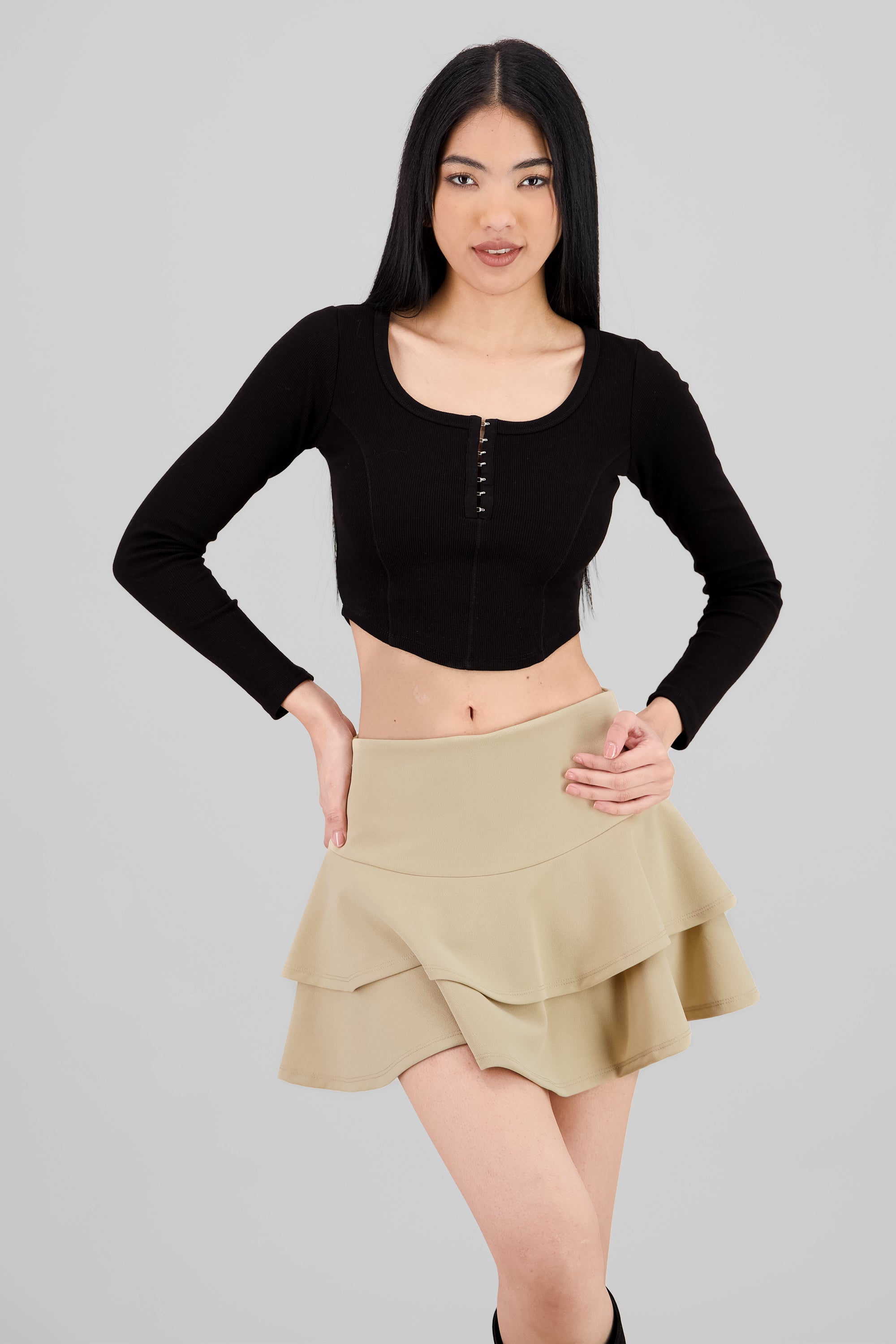 Top manga larga escote cuadrado con broches NEGRO