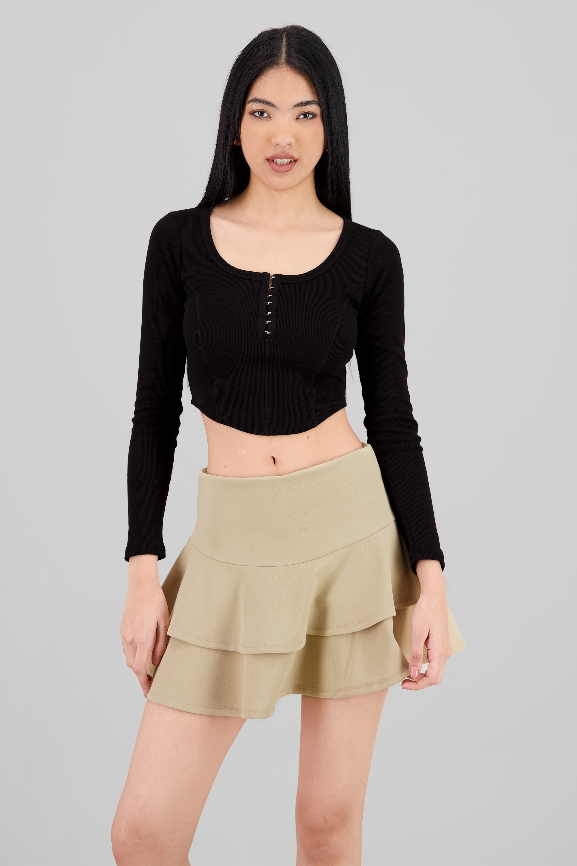 Top manga larga escote cuadrado con broches NEGRO