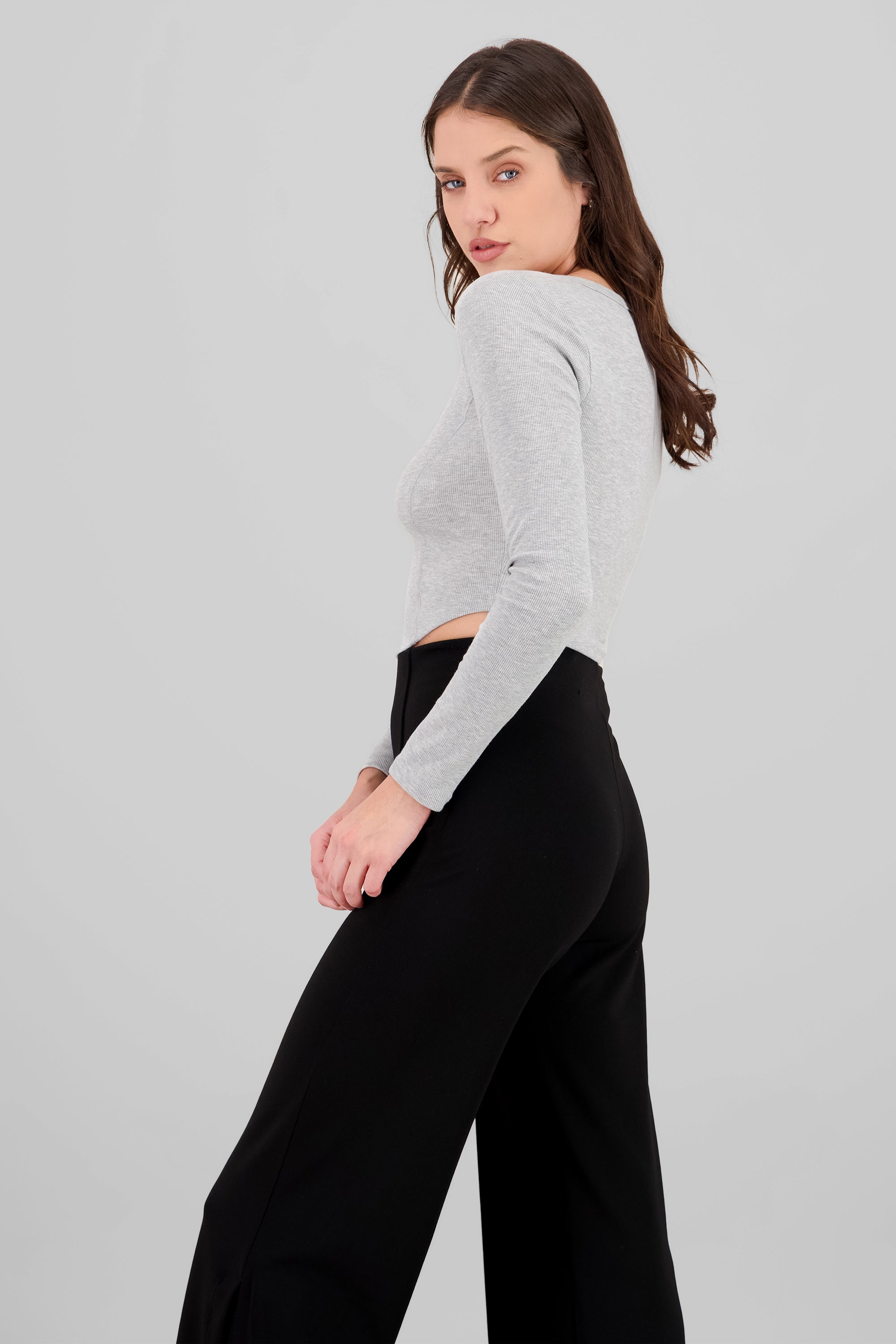 Top manga larga escote cuadrado con broches GRIS