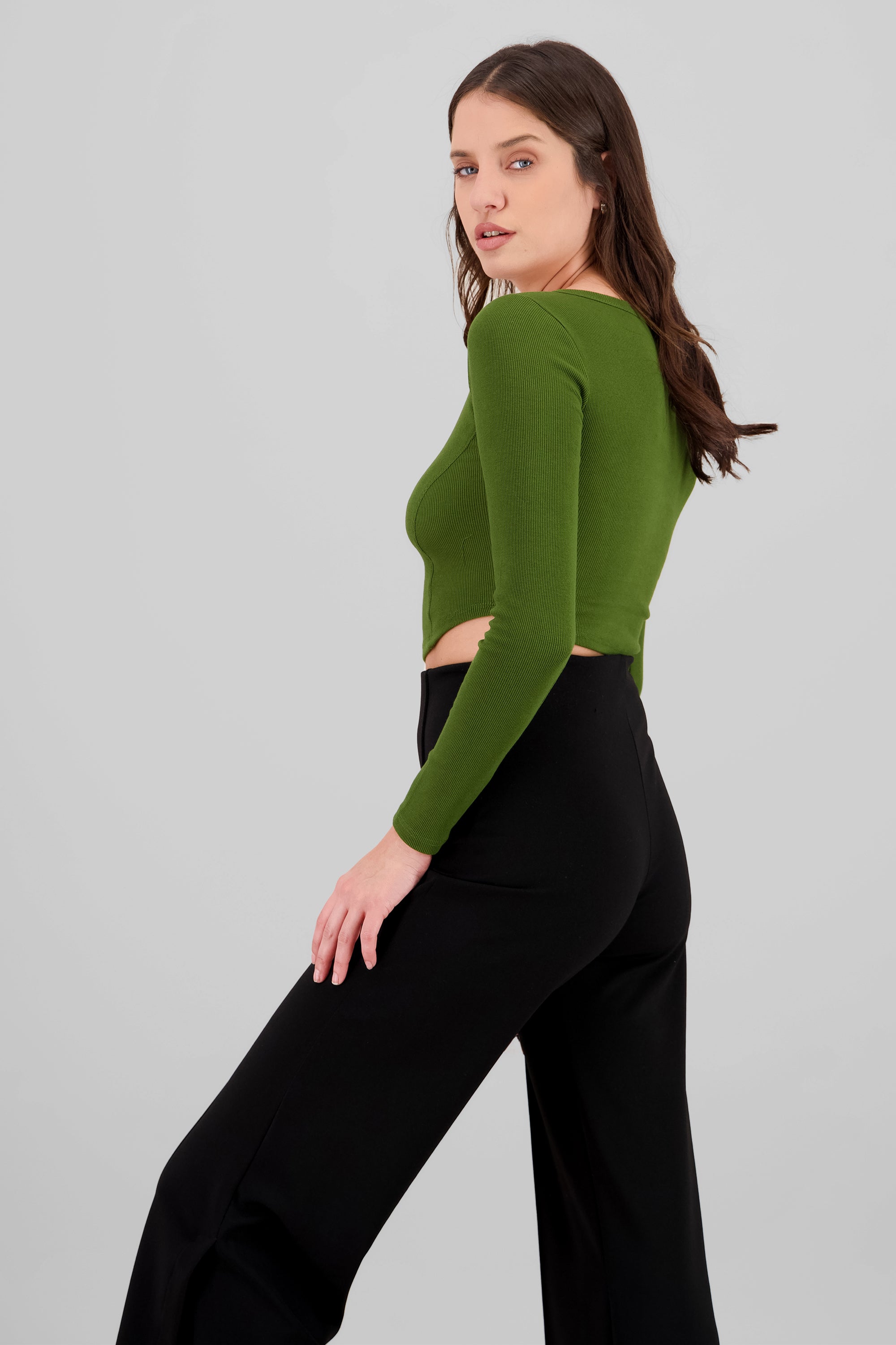 Top manga larga escote cuadrado con broches 