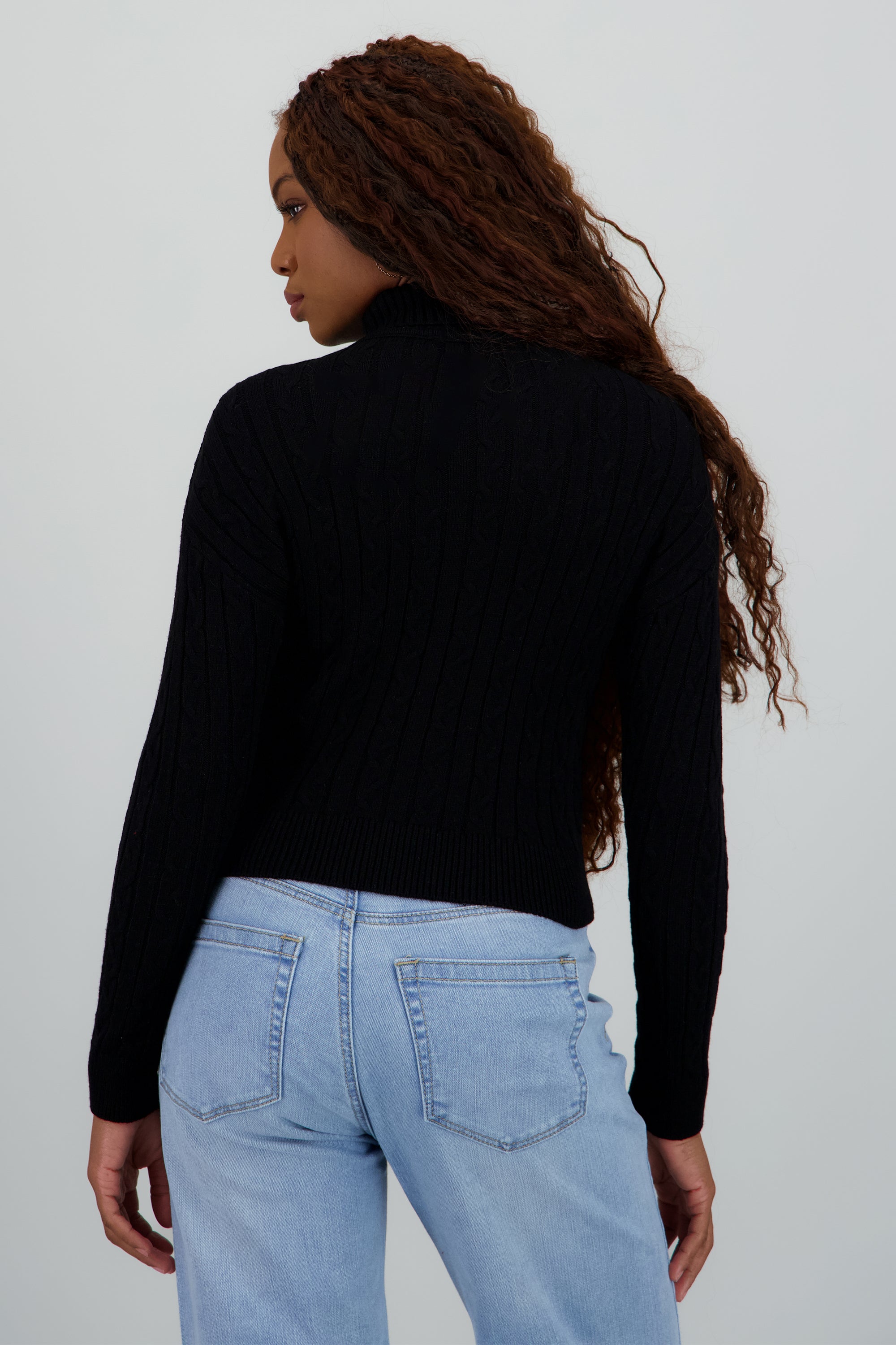 Sueter manga larga tejido cuello NEGRO
