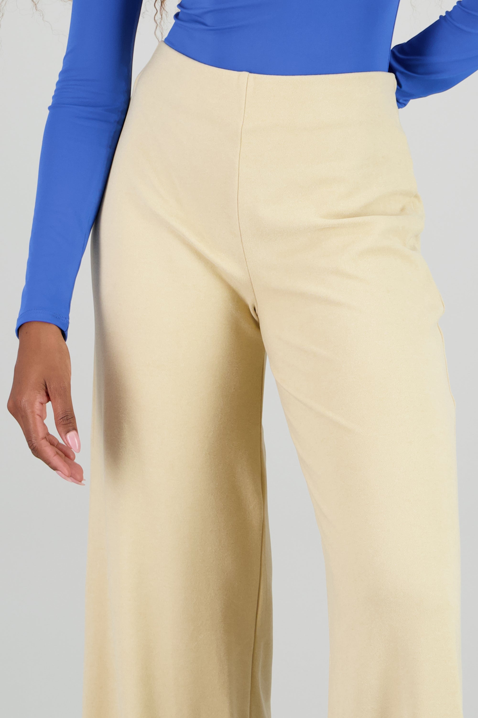 Pantalon amplio detalle tela ARENA