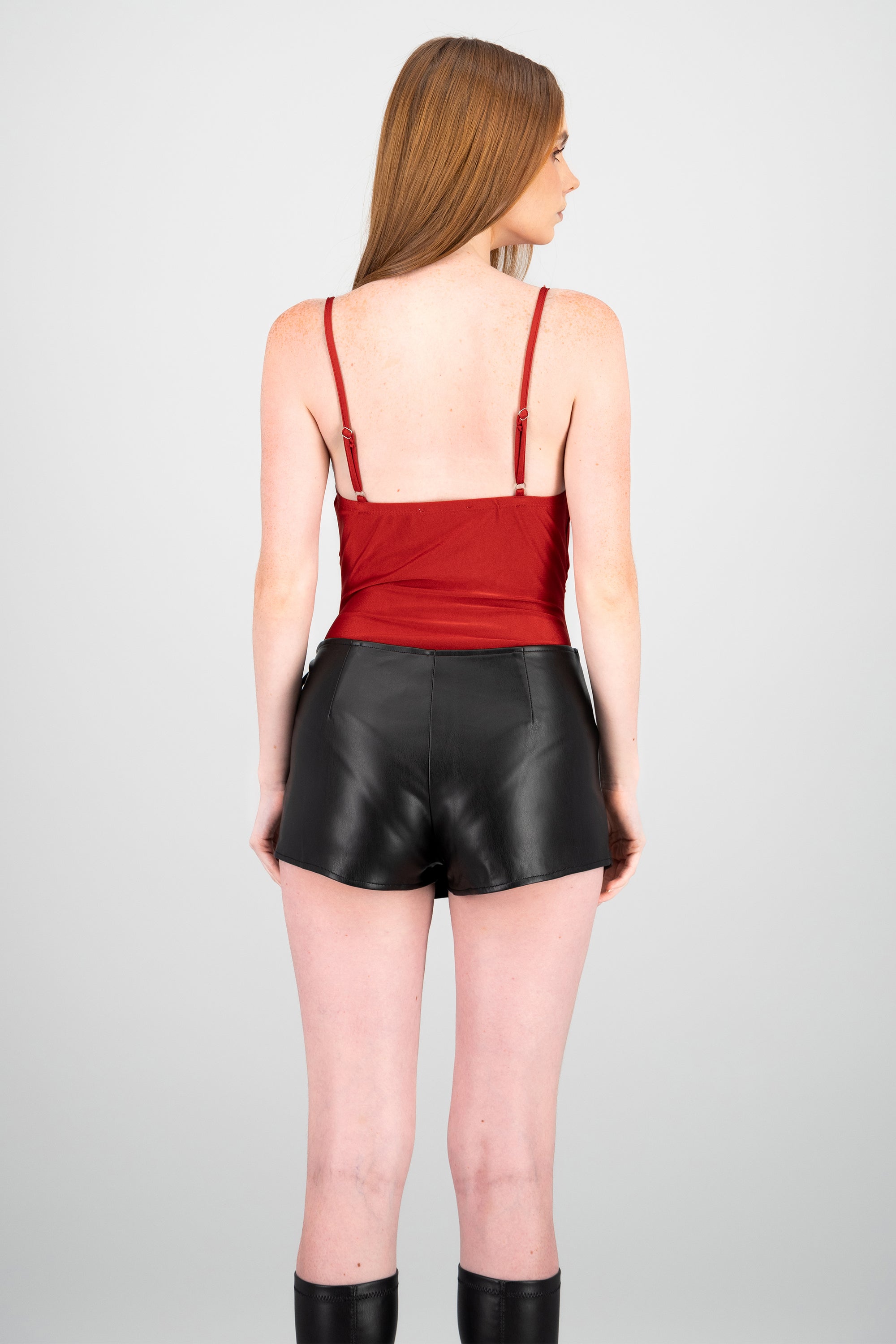 Bodysuit con tirantes y con copas ROJO