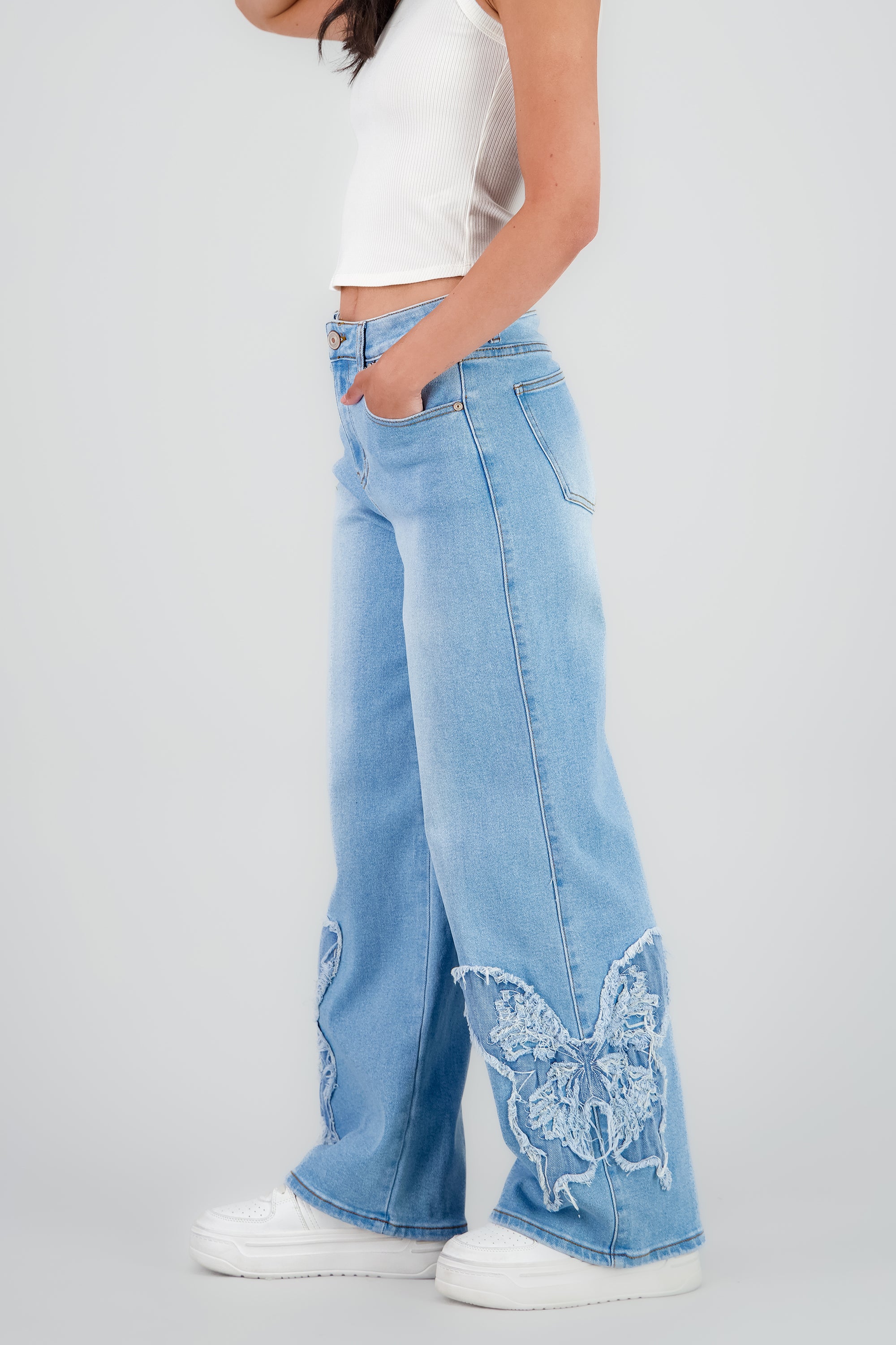 Jeans rectos mariposas LIGHT WASH