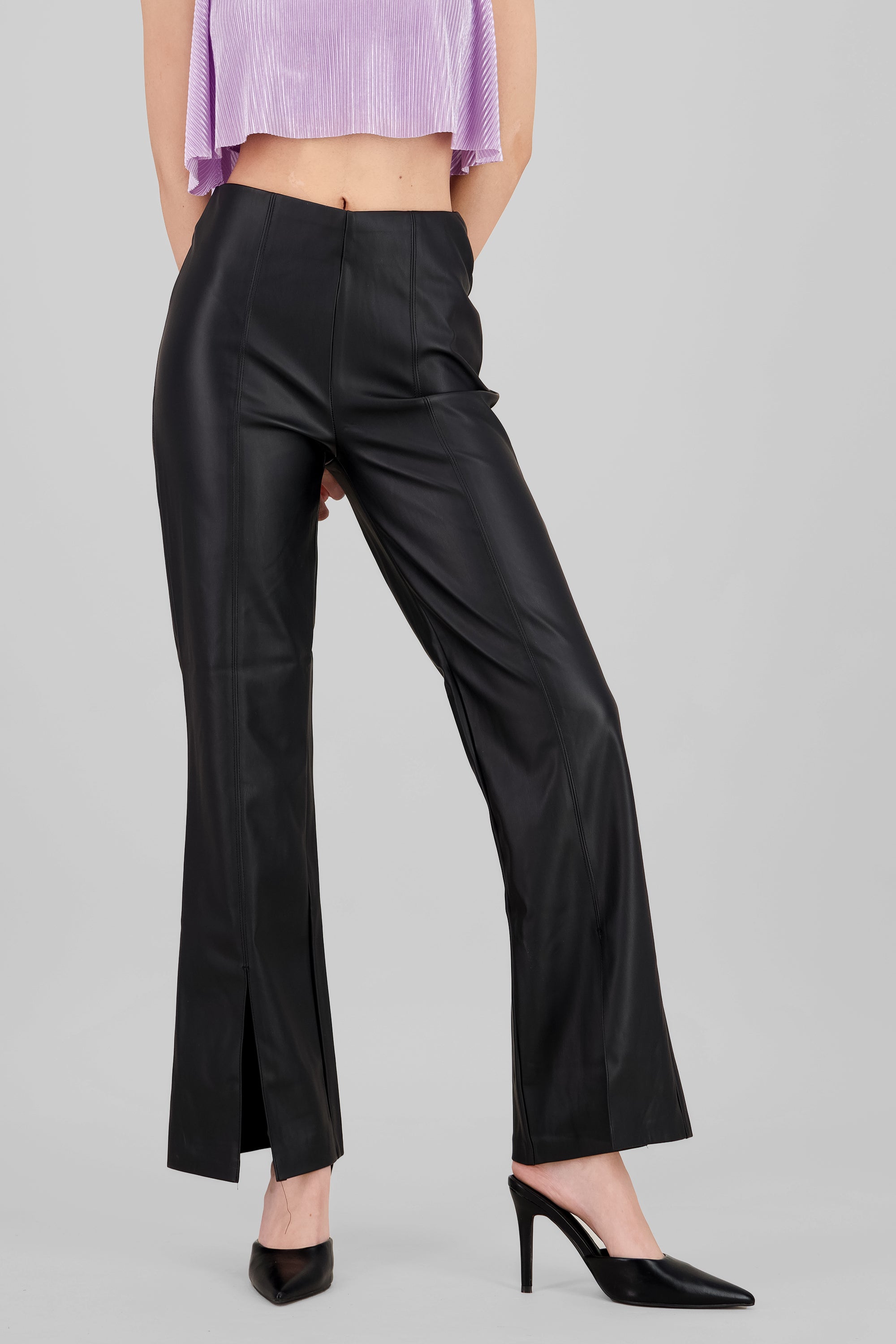 Pantalon amplio detalle costura NEGRO