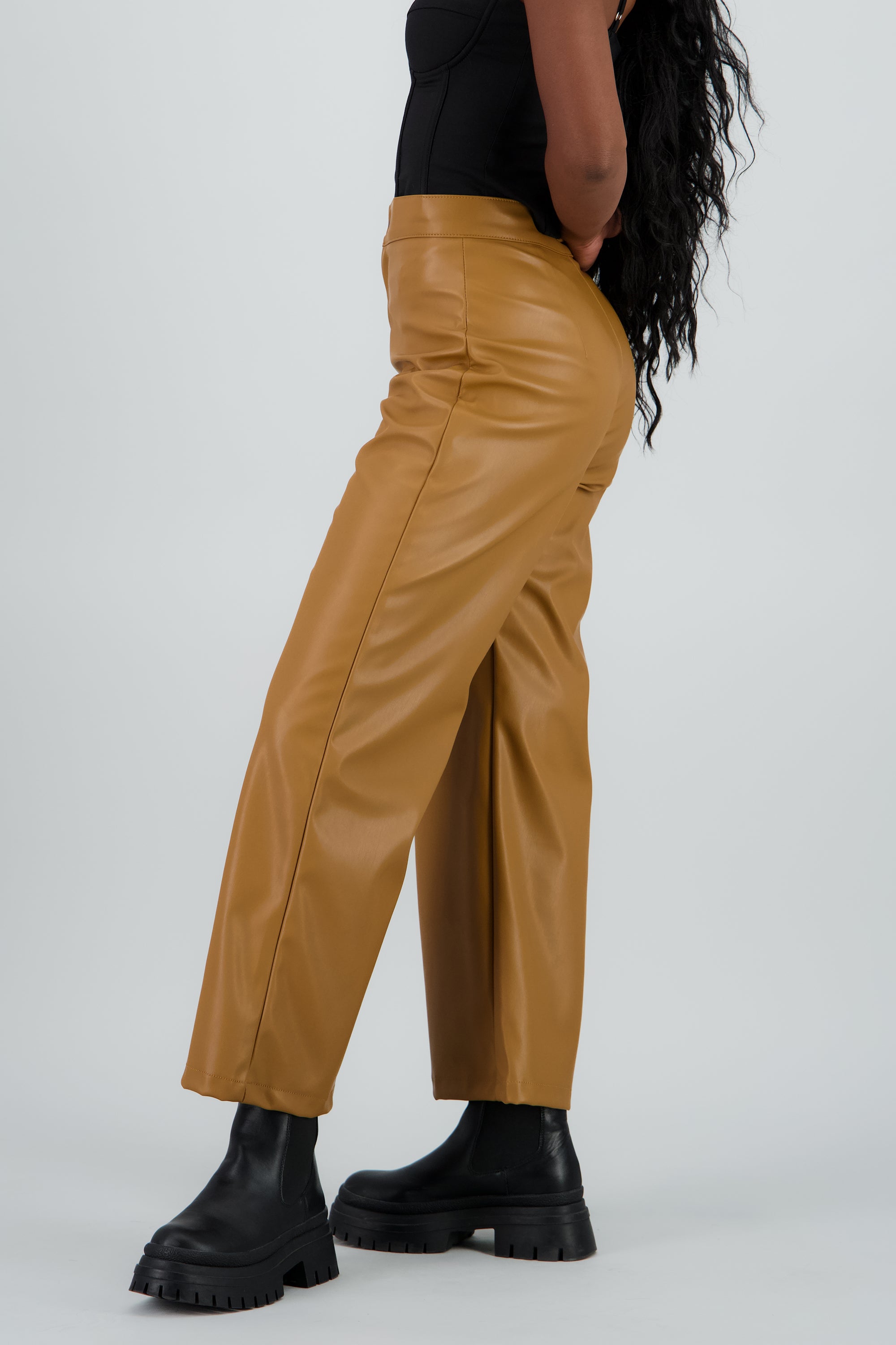 Pantalon pu recto pretina CAMELLO