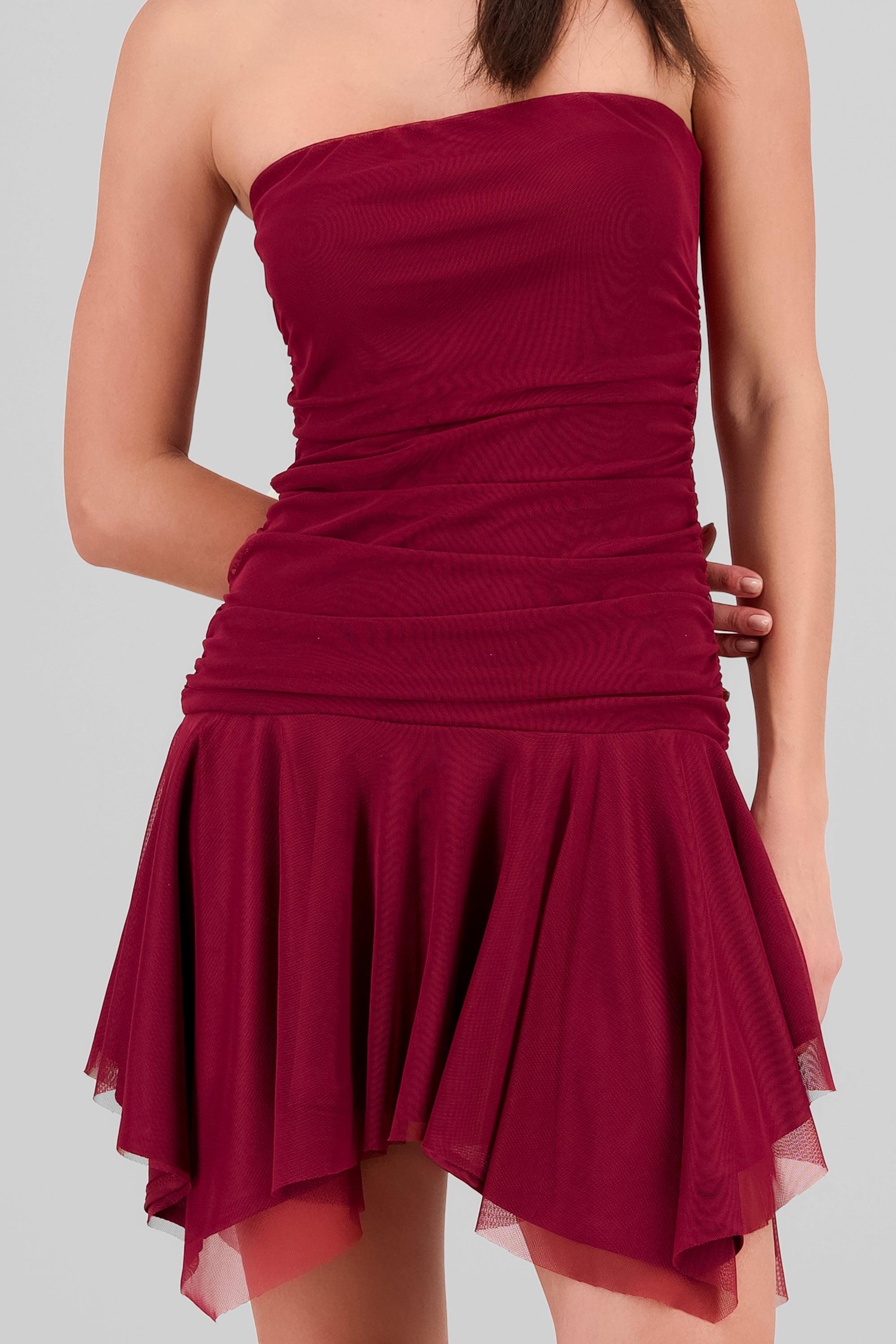 Vestido mini asimetrico de mesh CIRUELA