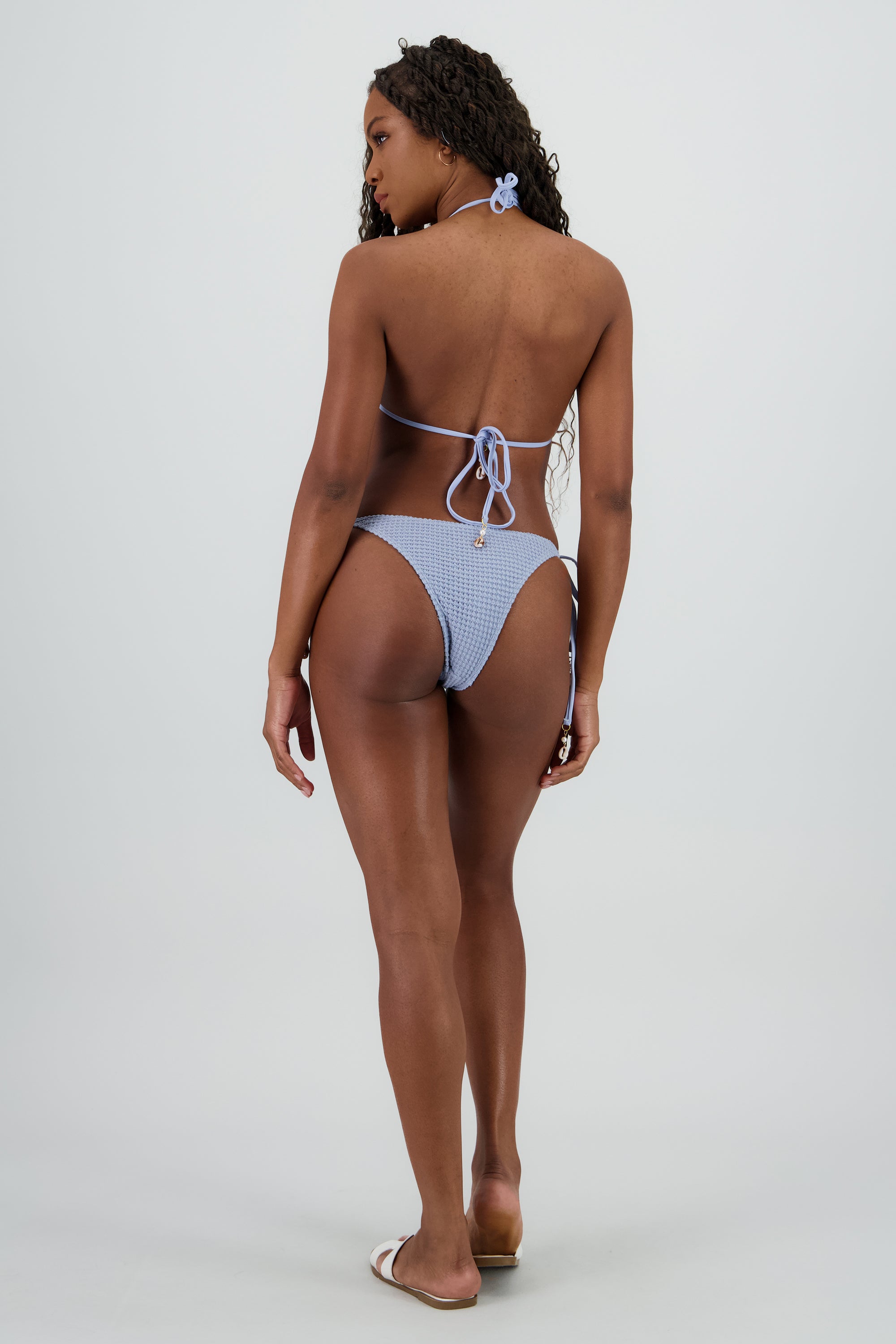 Bikini tejido conchitas AZUL PASTEL