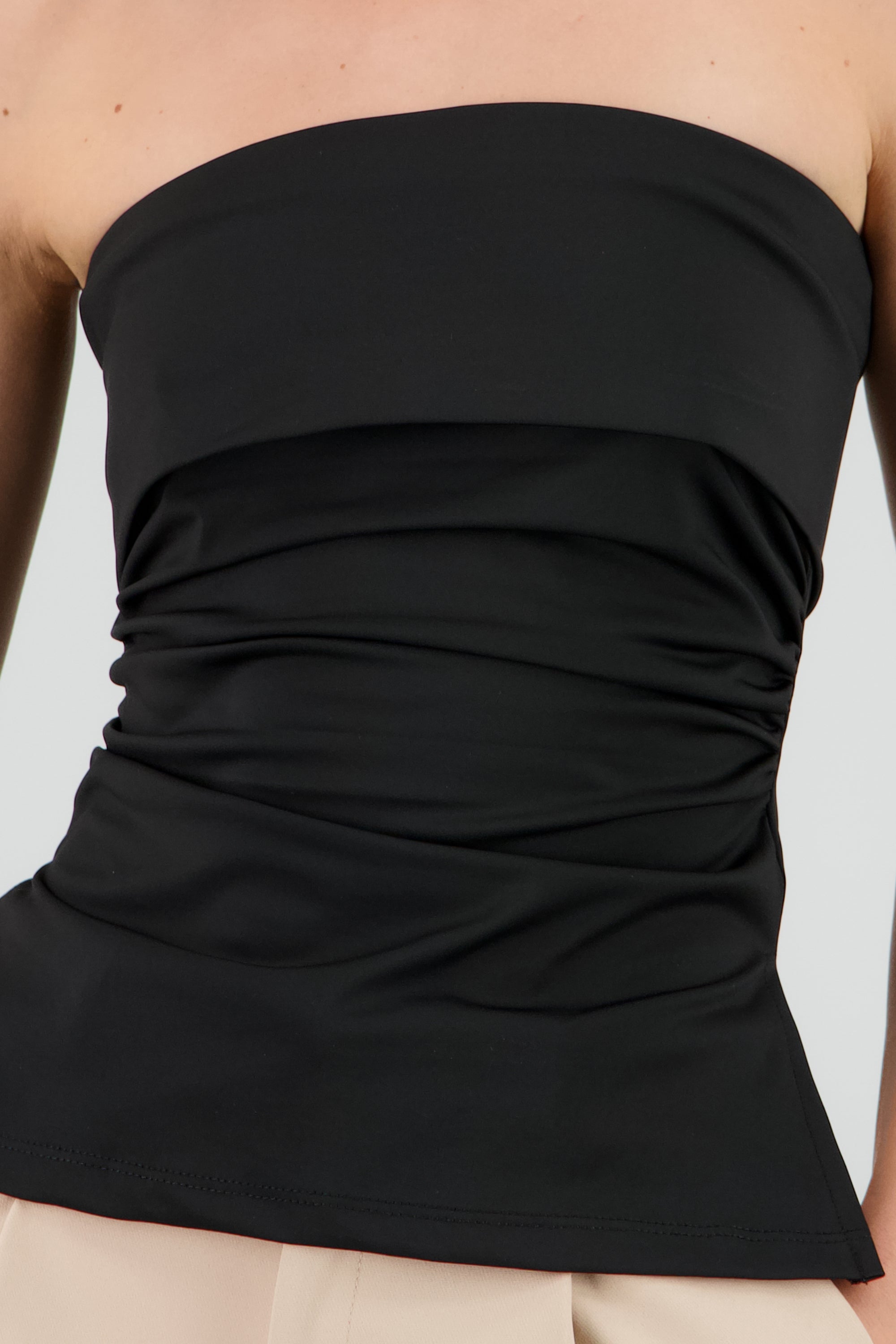 Top tubo con dobles escote NEGRO